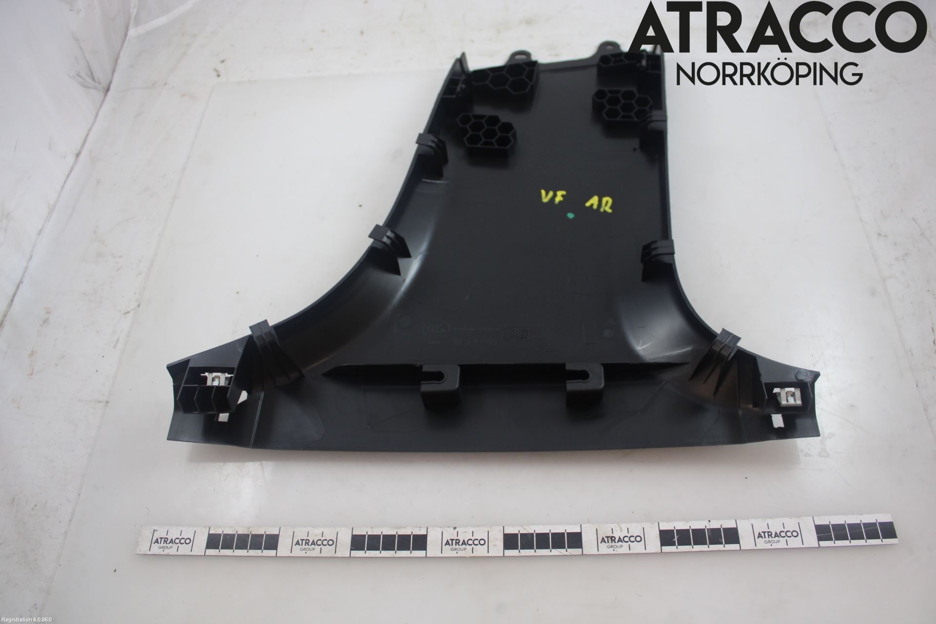 Mercedes-Benz MB EQC (N293) 20- Inr Plastd A-B-C Stolpe
