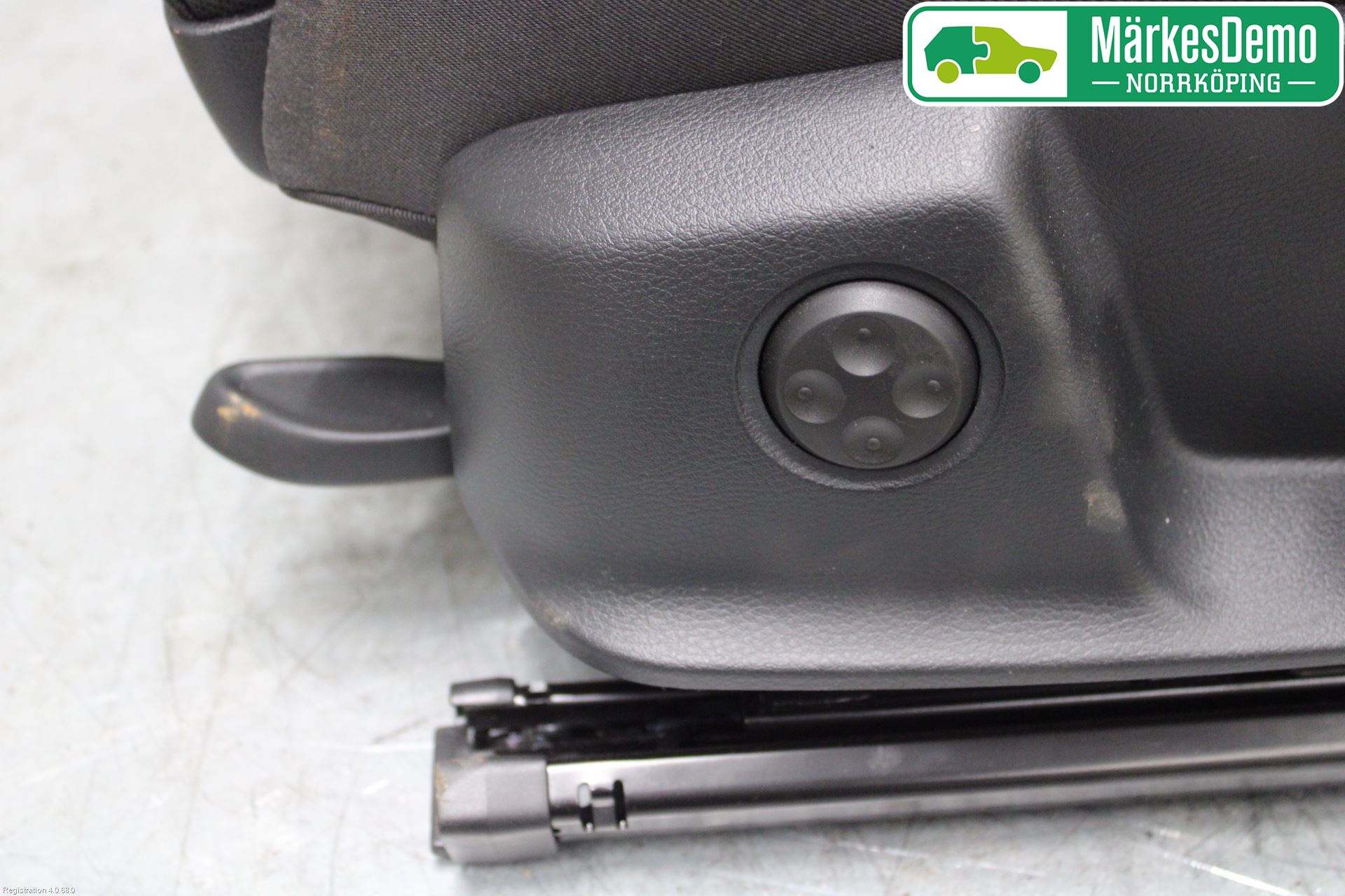 Audi A4/S4 B9 20- Inredning Stol Fram Vä