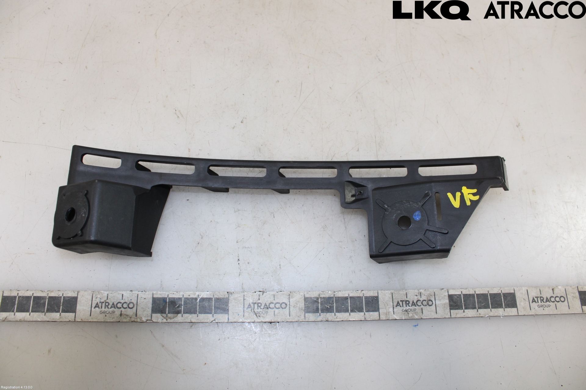 Volkswagen VW CADDY      04-10 Stötfångarfäste Fram Vä