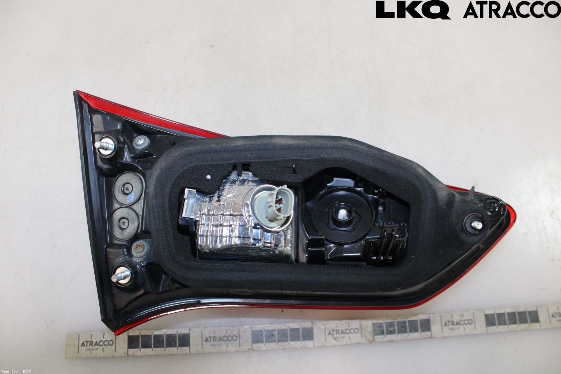 Toyota YARIS XP130 15-20 Bakljus Lucka Hö