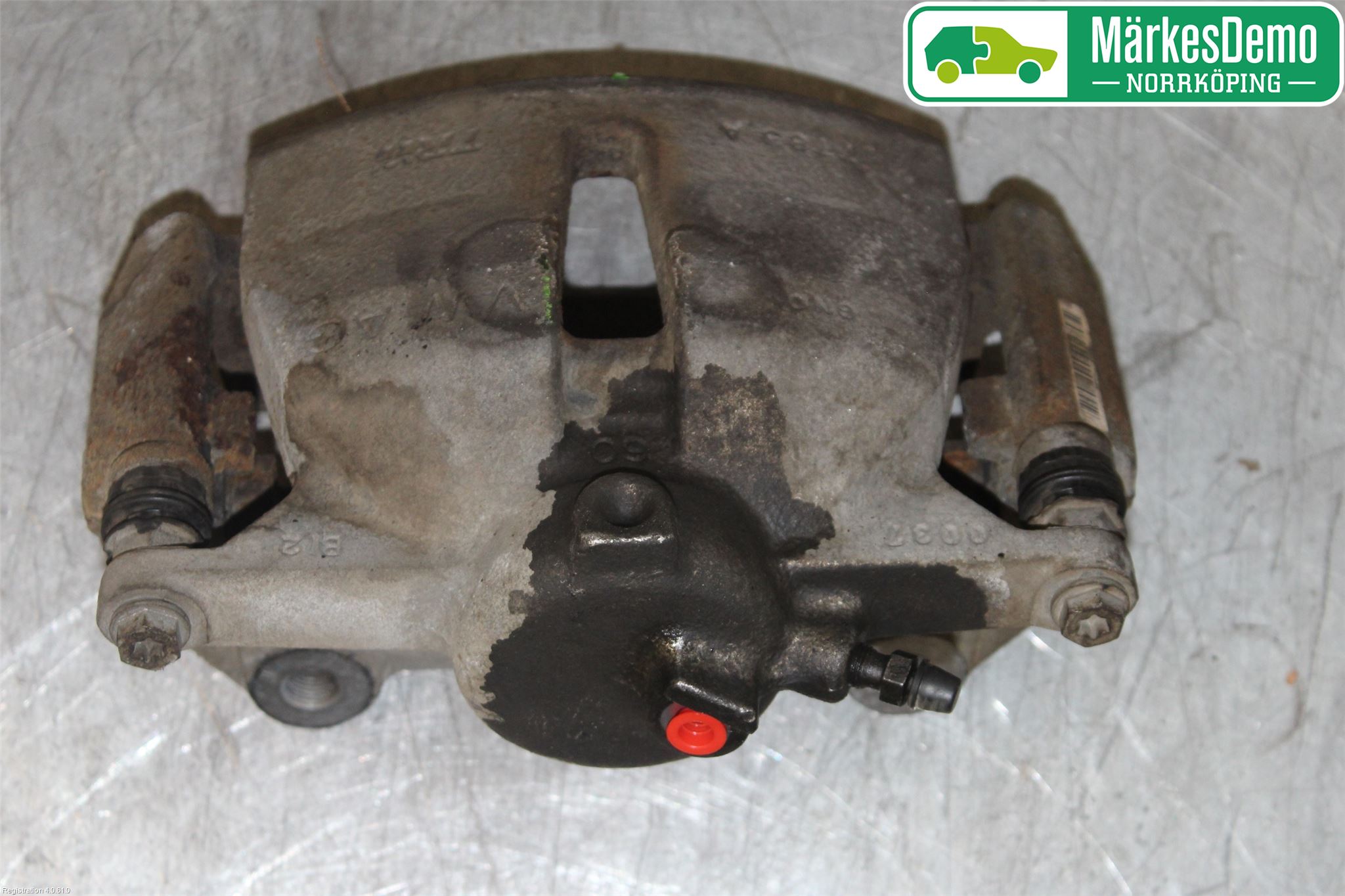 Volkswagen VW PASSAT 15-19 Bromsok Fram Höger