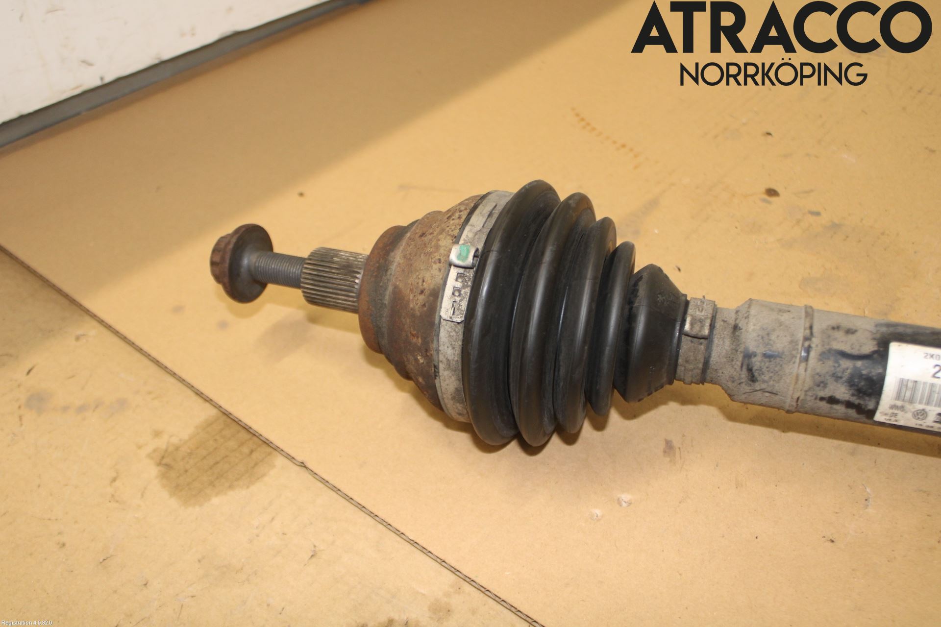 Volkswagen VW CADDY 11-15 Drivaxel Fram Höger