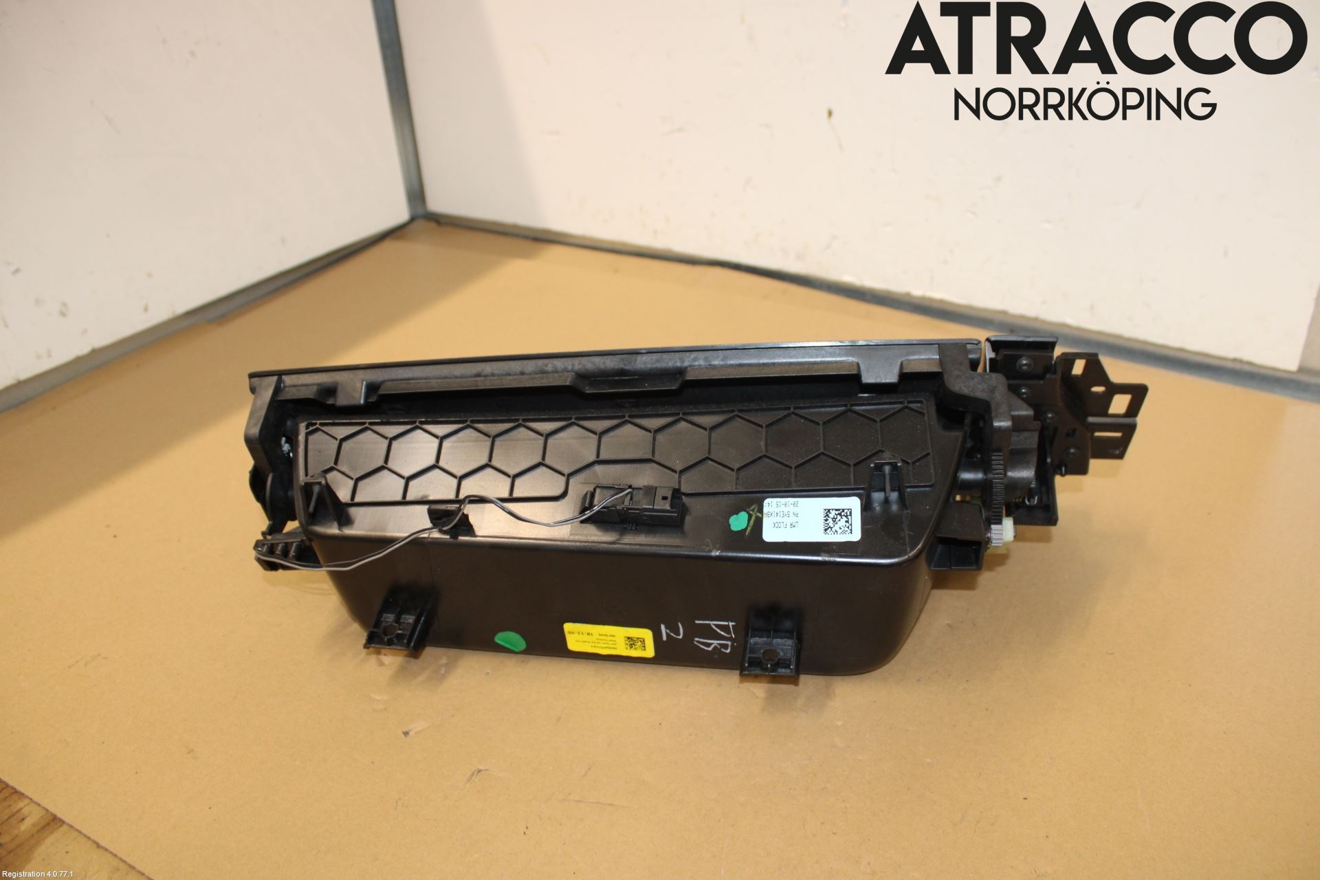 Dodge PICK UP RAM 81- Handskfack