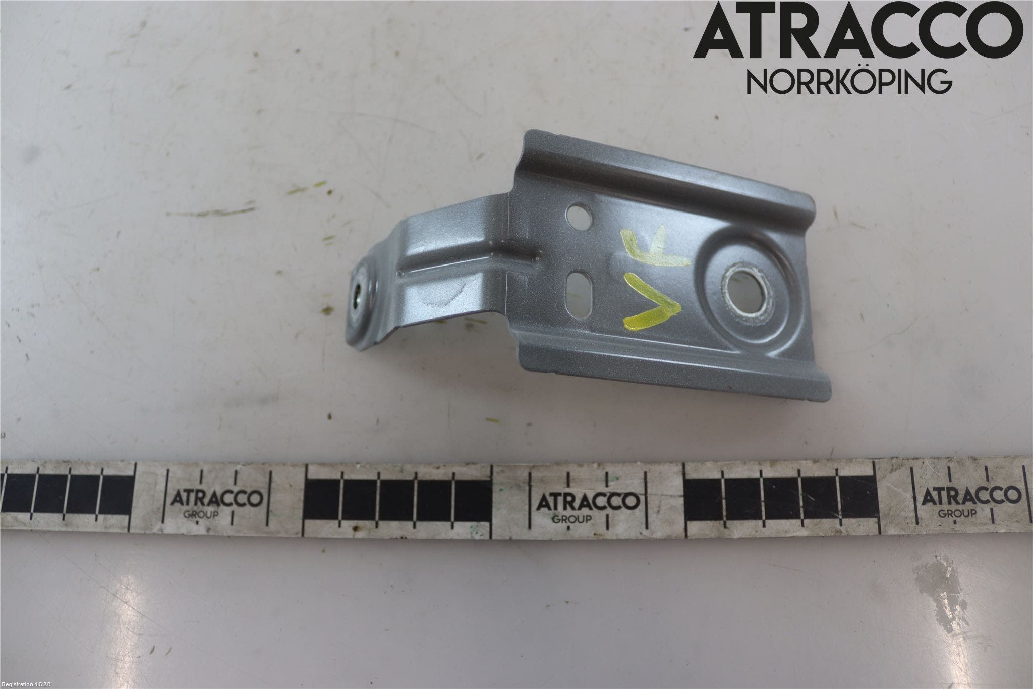 Seat LEON 20- Skärmfäste Fram Vä