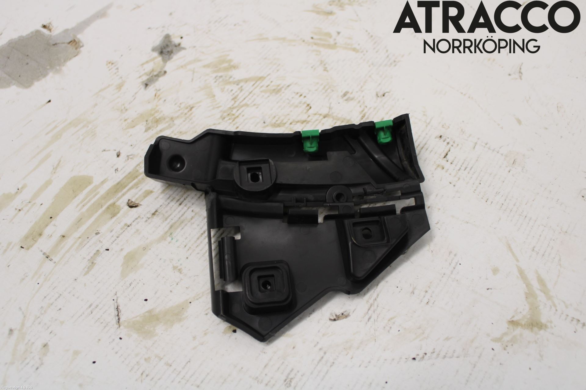 Volvo C30 10-13 Stötfångarfäste Fram Hö