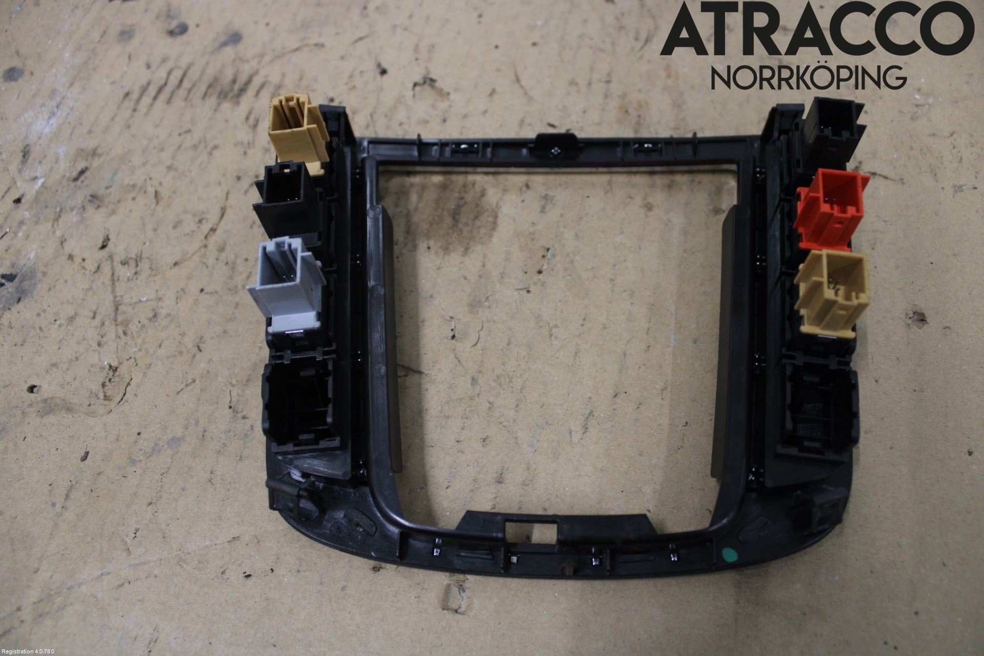 Skoda SUPERB 09-15 Instrument-Radio Sarg