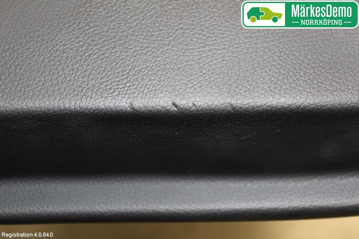 Mercedes-Benz MB C-KLASS (W205) 14-21 Dörrklädsel Vä