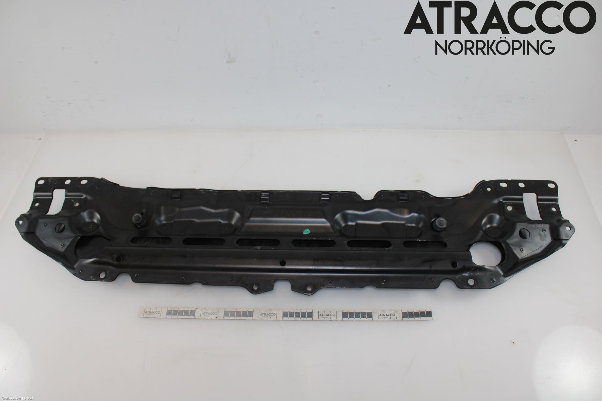 BMW 5 E60/61 Sed/Tou 02-10 Front Huvlåsplåt-Balk