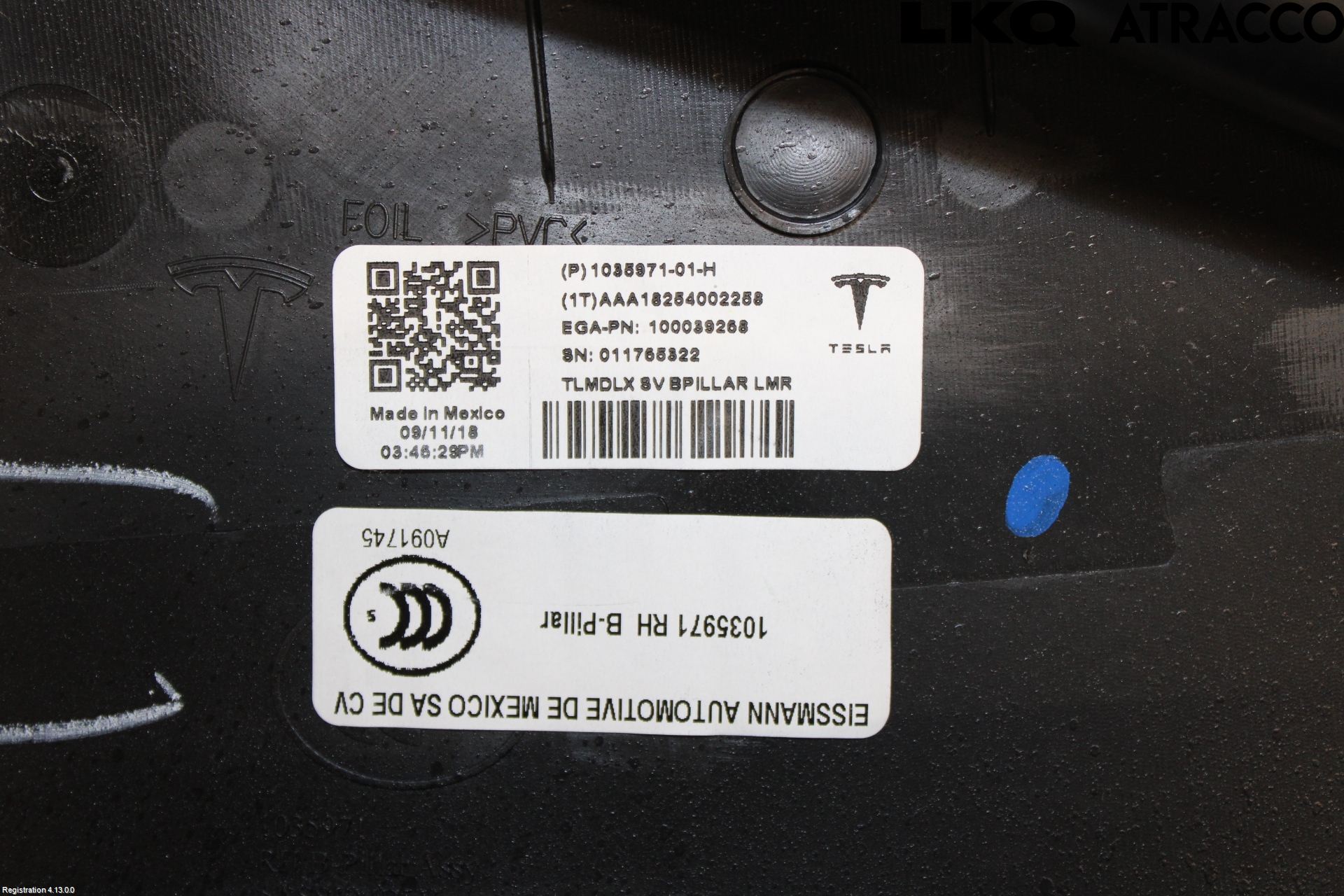 Tesla MODEL X 16- Inr Plastd A-B-C Stolpe