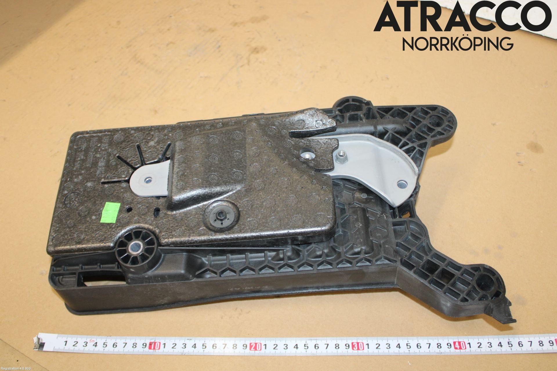 Audi Q3 F3 19- Batterilåda-Fäste-Hållare