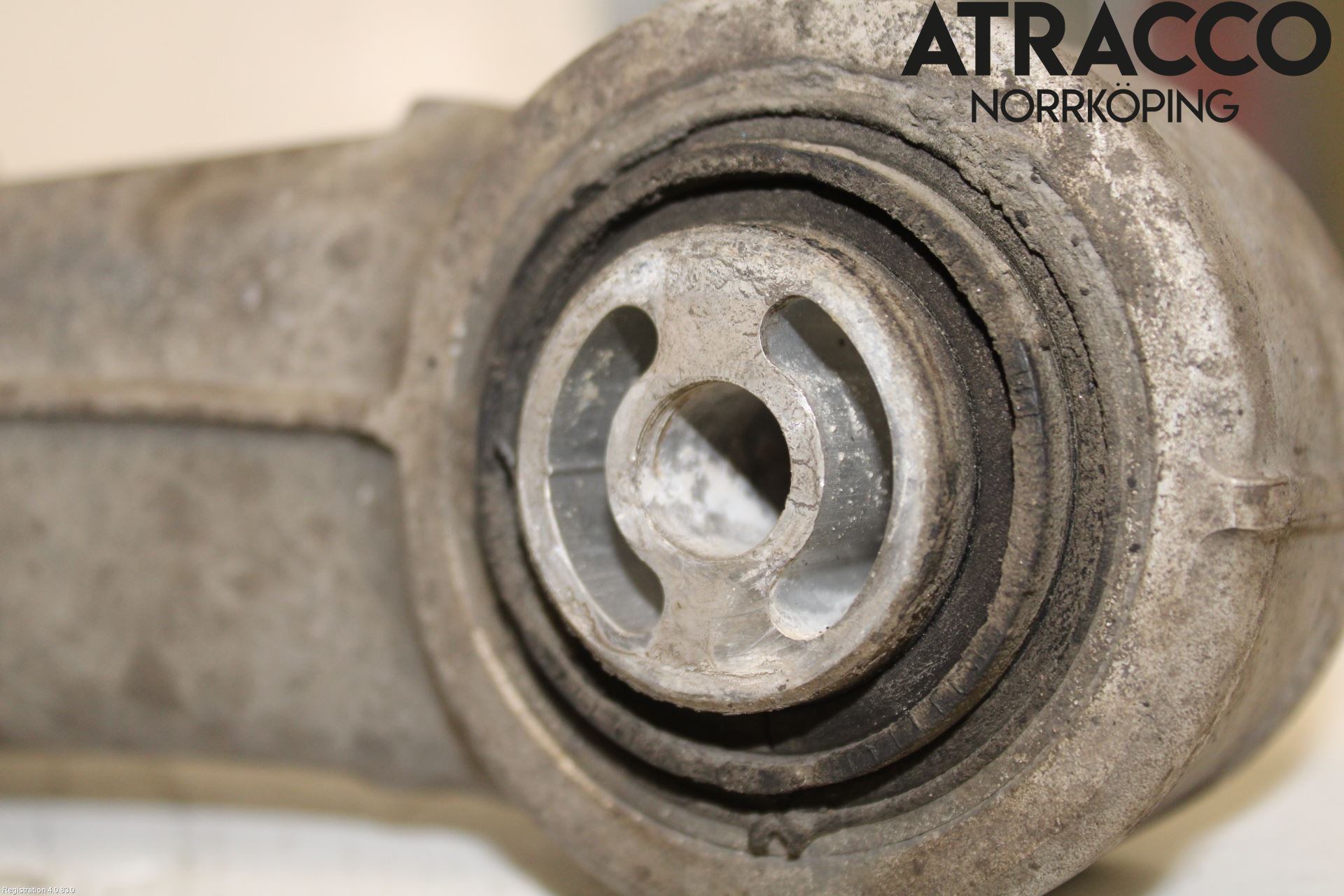 BMW 5 F10/F11/F18 09-17 Bärarm Bak Höger