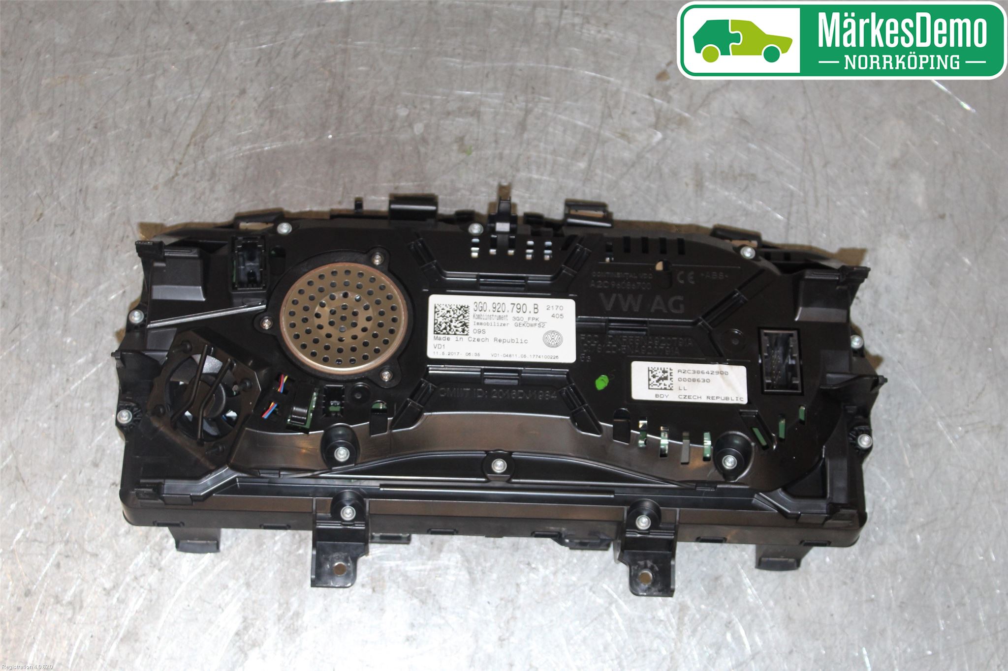 Volkswagen VW PASSAT 15-19 Instrument Komb