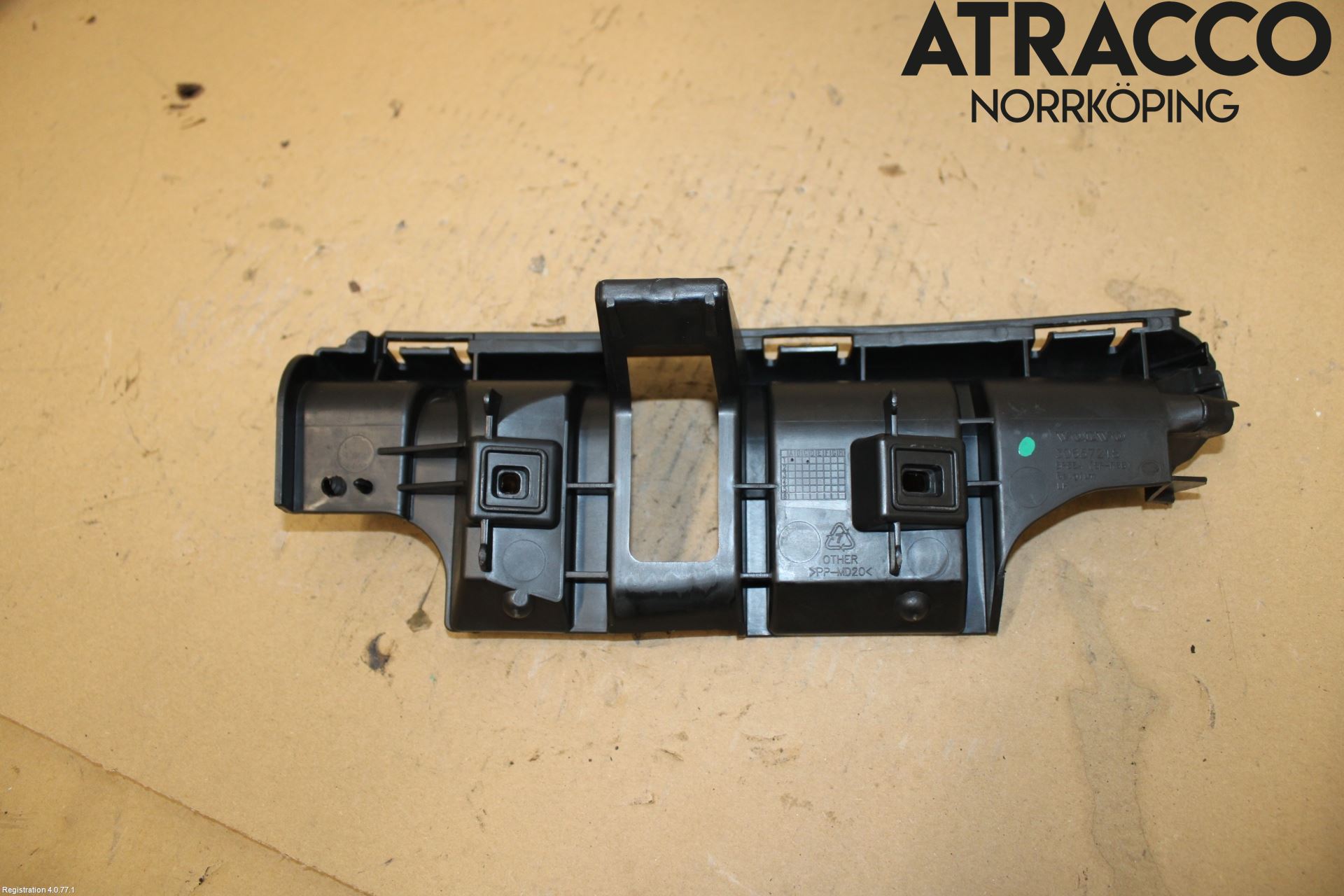 Volvo C30 07-10 Stötfångarfäste Bak Vä