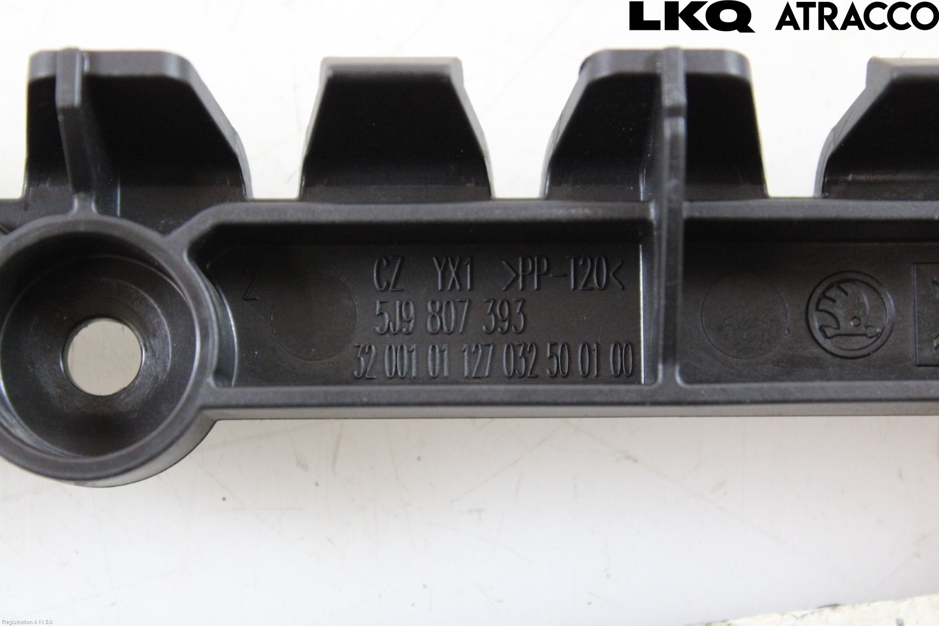 Skoda FABIA 07-14 Stötfångarfäste Bak Vä