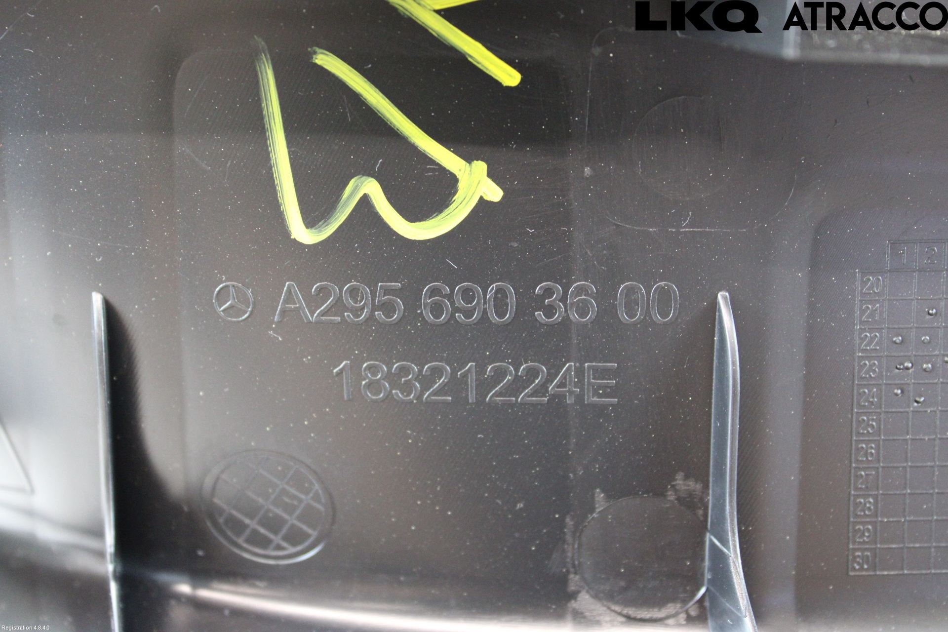 Mercedes-Benz MB EQE (V295) 22- Inr Plastd A-B-C Stolpe