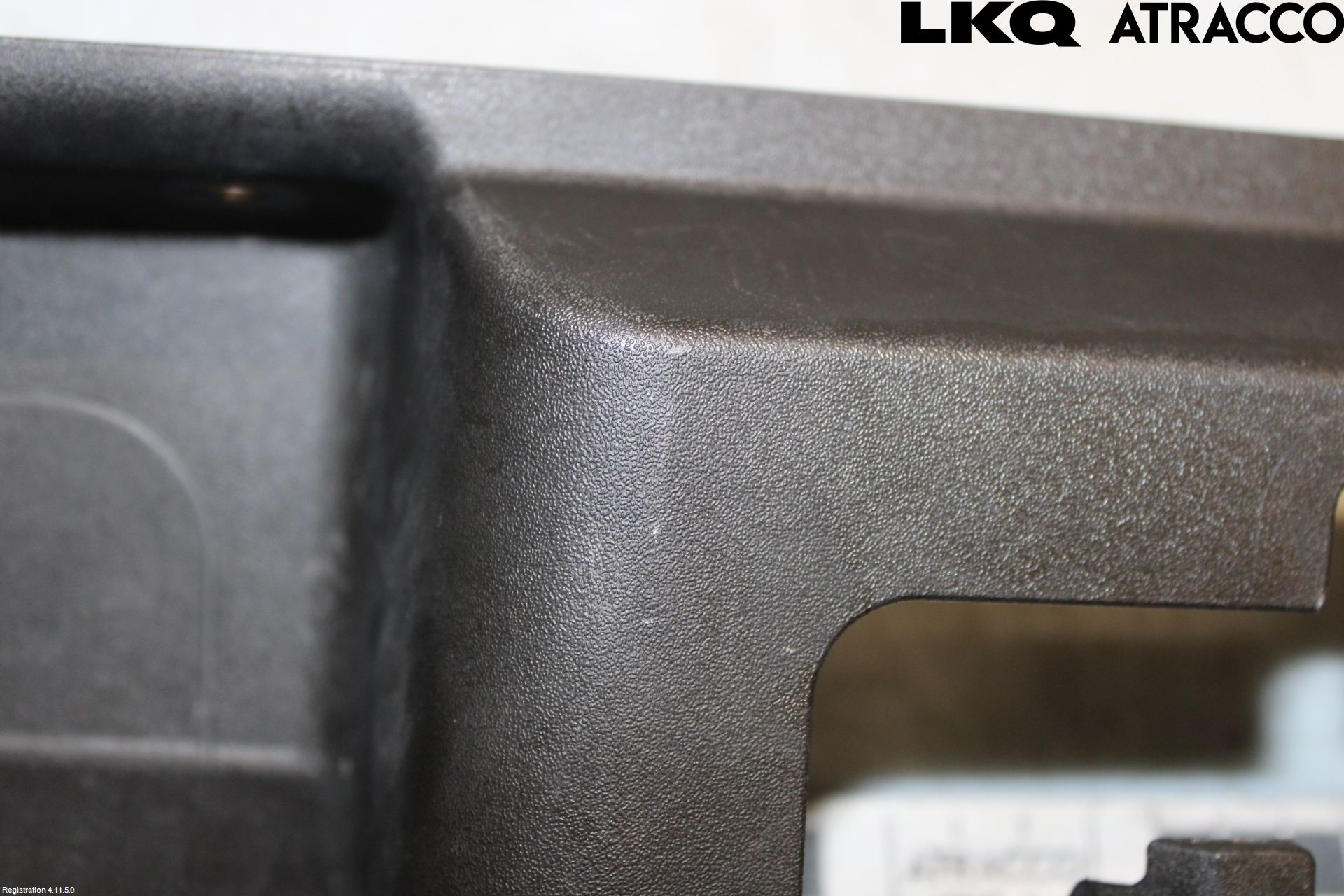 Volvo V50 04-07 Front Huvlåsplåt-Balk