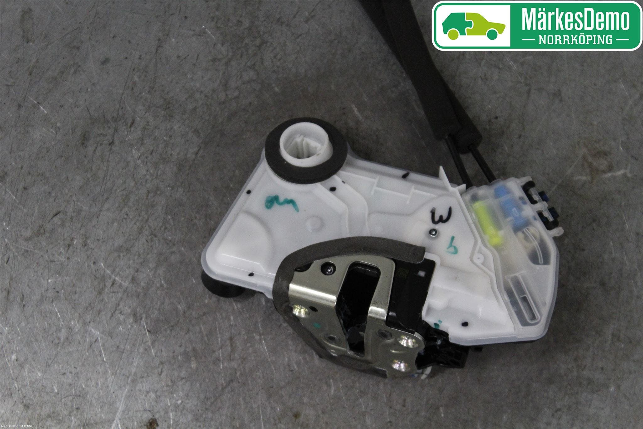 Toyota C-HR 16-23 Låskista-Dörrlås