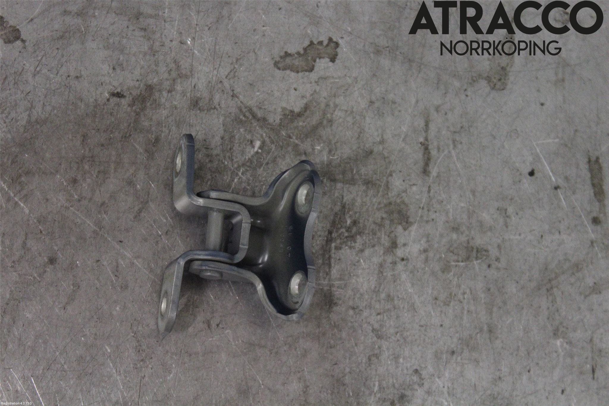 Toyota AURIS 13-19 Dörrgångjärn