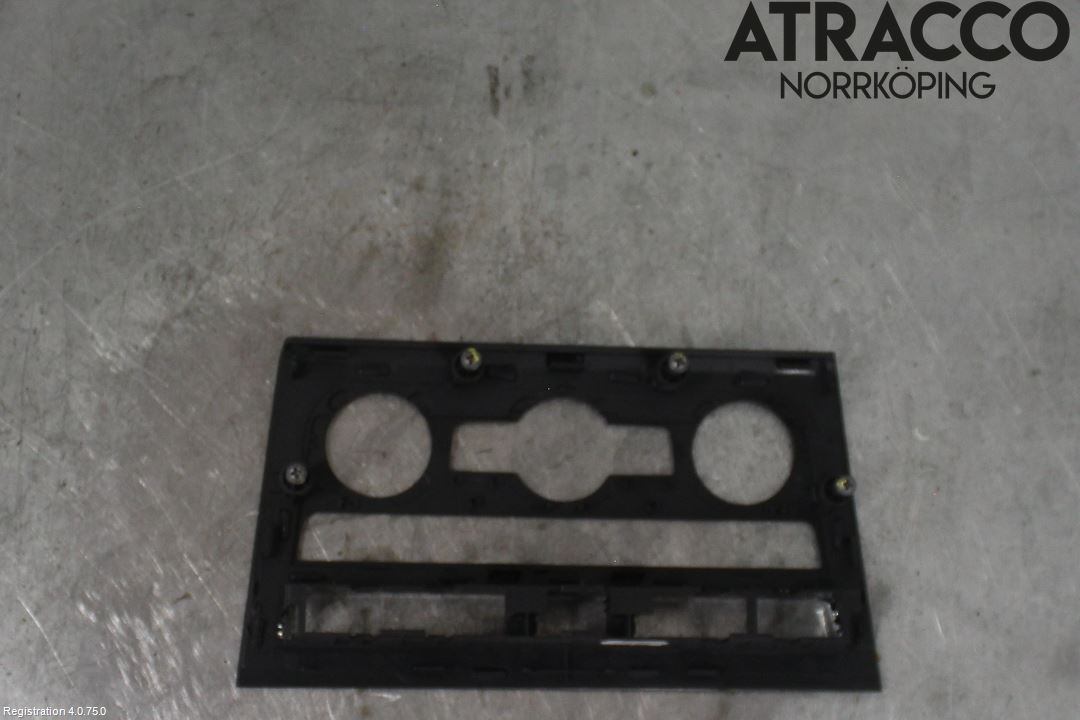 Seat LEON 13-20 Instrument-Radio Sarg