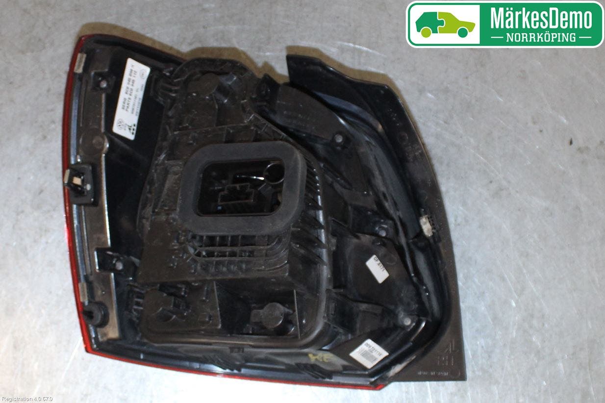 Volkswagen VW POLO 10-17 Bakljus Höger