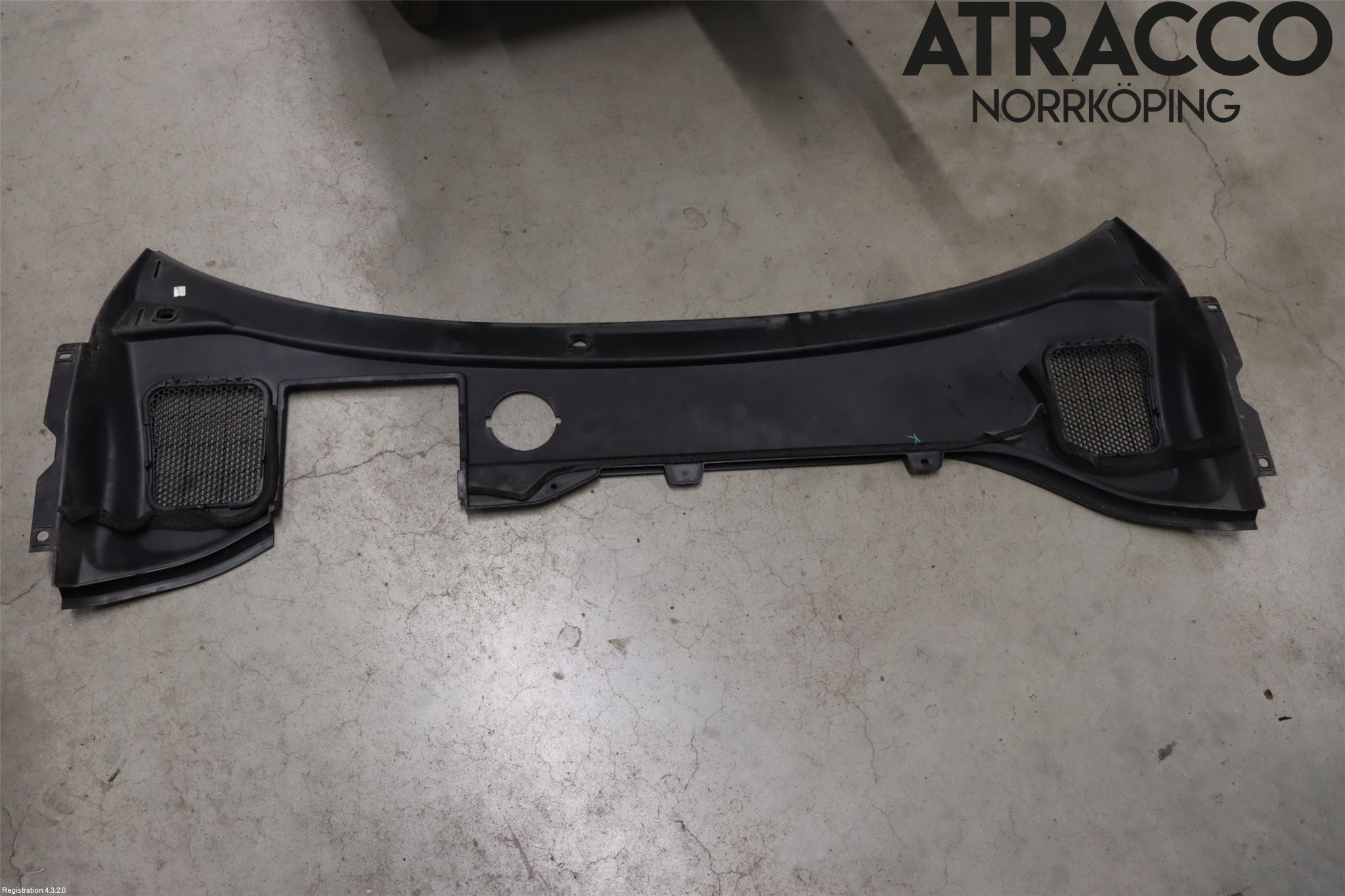 Volvo V60 14-18 Torpedplåt-Torpedplast