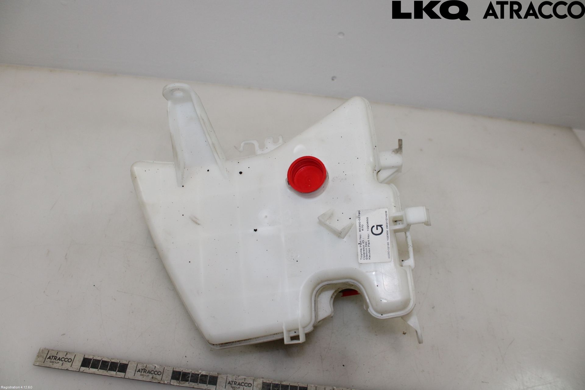 Toyota AURIS 10-12 Spolartank Vindruta-Strål