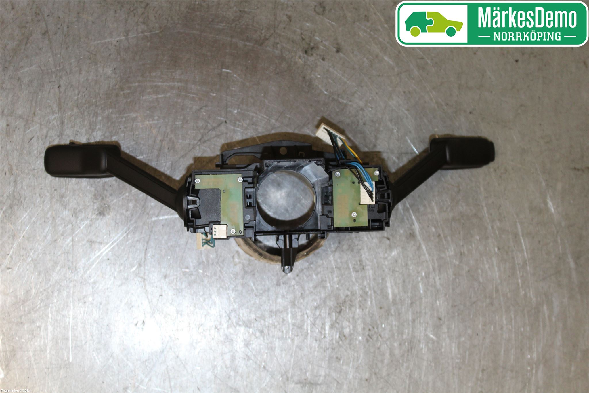 Volkswagen VW GOLF / E-GOLF VII 13-20 Spakcentral