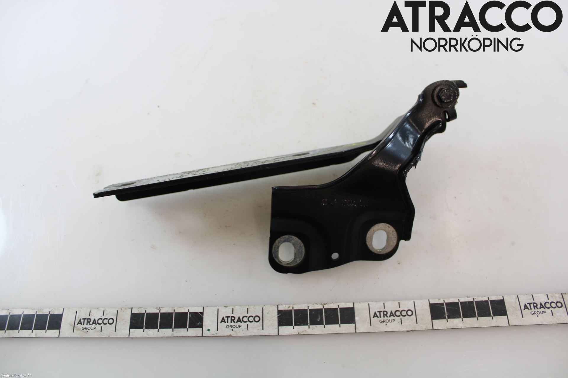 Audi A3/S3 8Y 21- Huvgångjärn