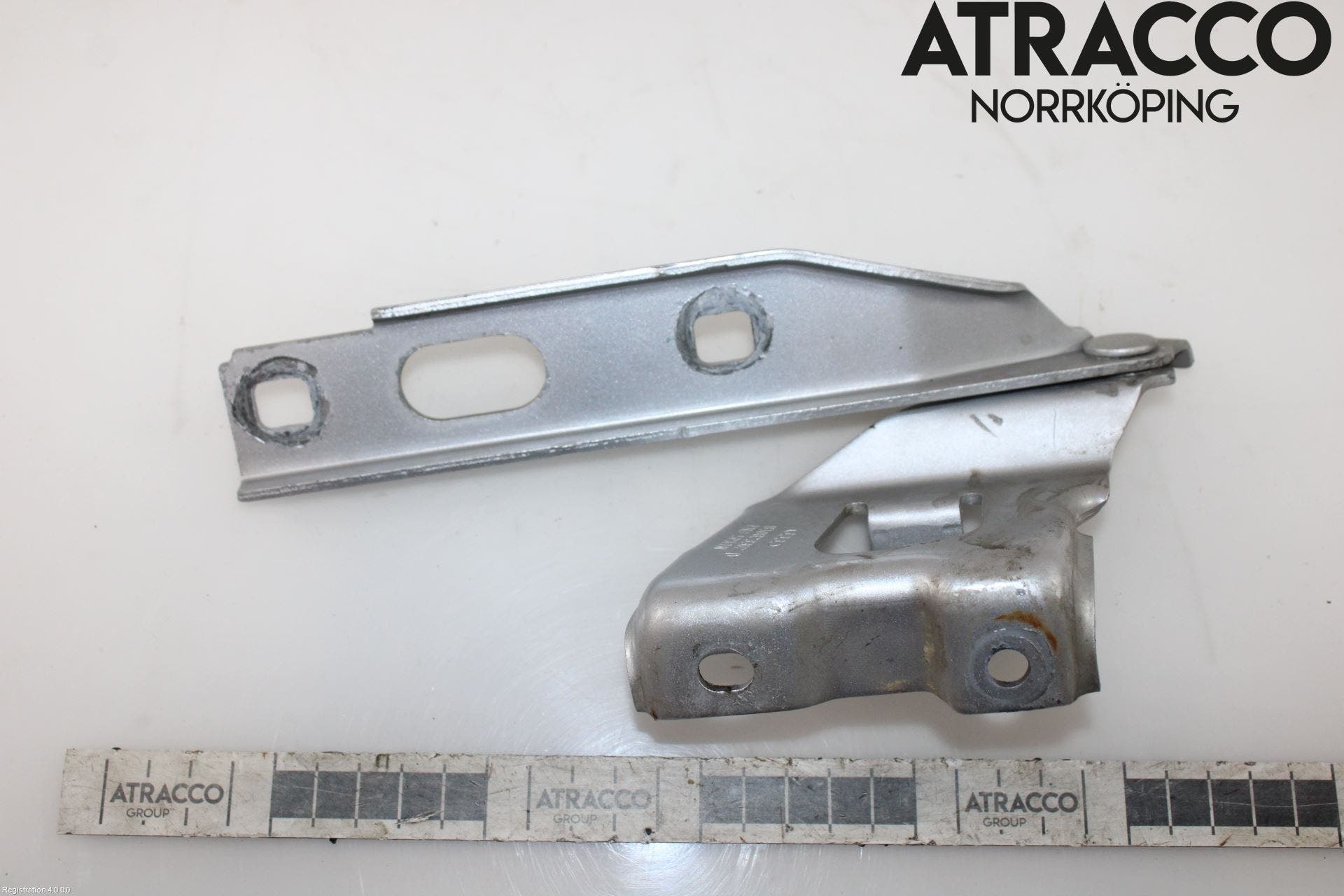 Audi A5 07-16 Huvgångjärn