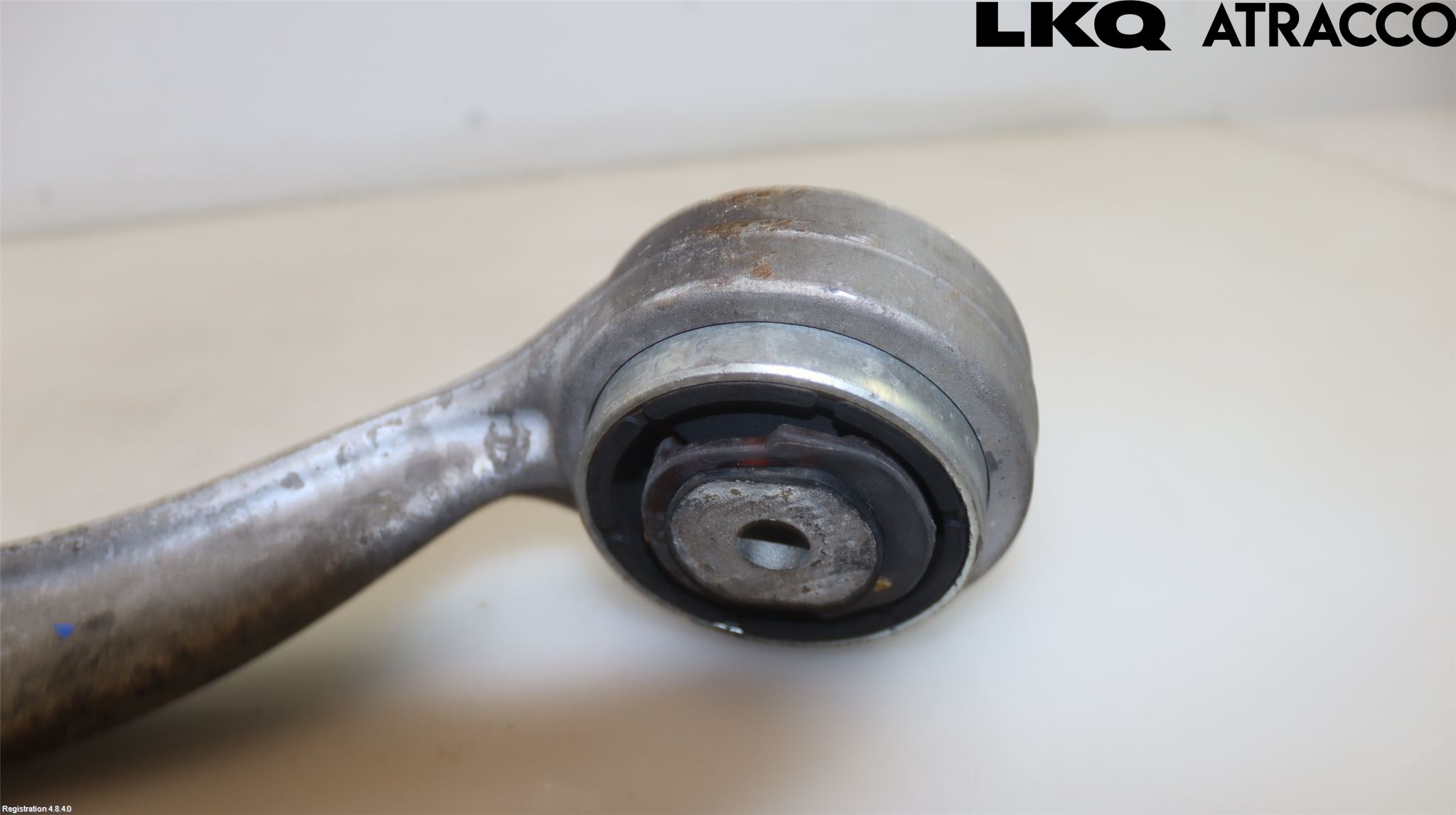 Jaguar XJ X350        03-09 Bärarm Fram Undre Hö