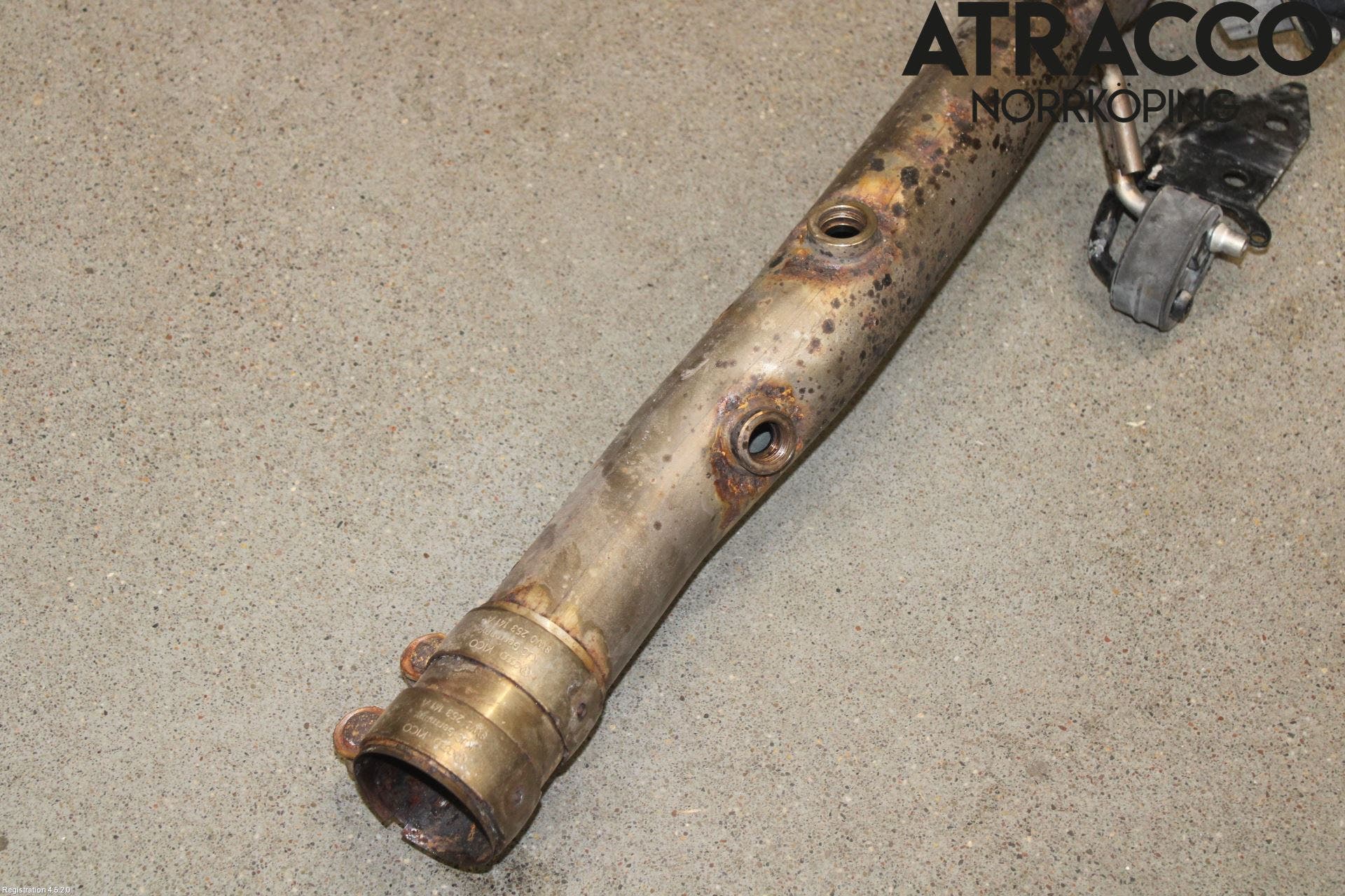 Audi Q5/SQ5 17- Avgas Halvsats