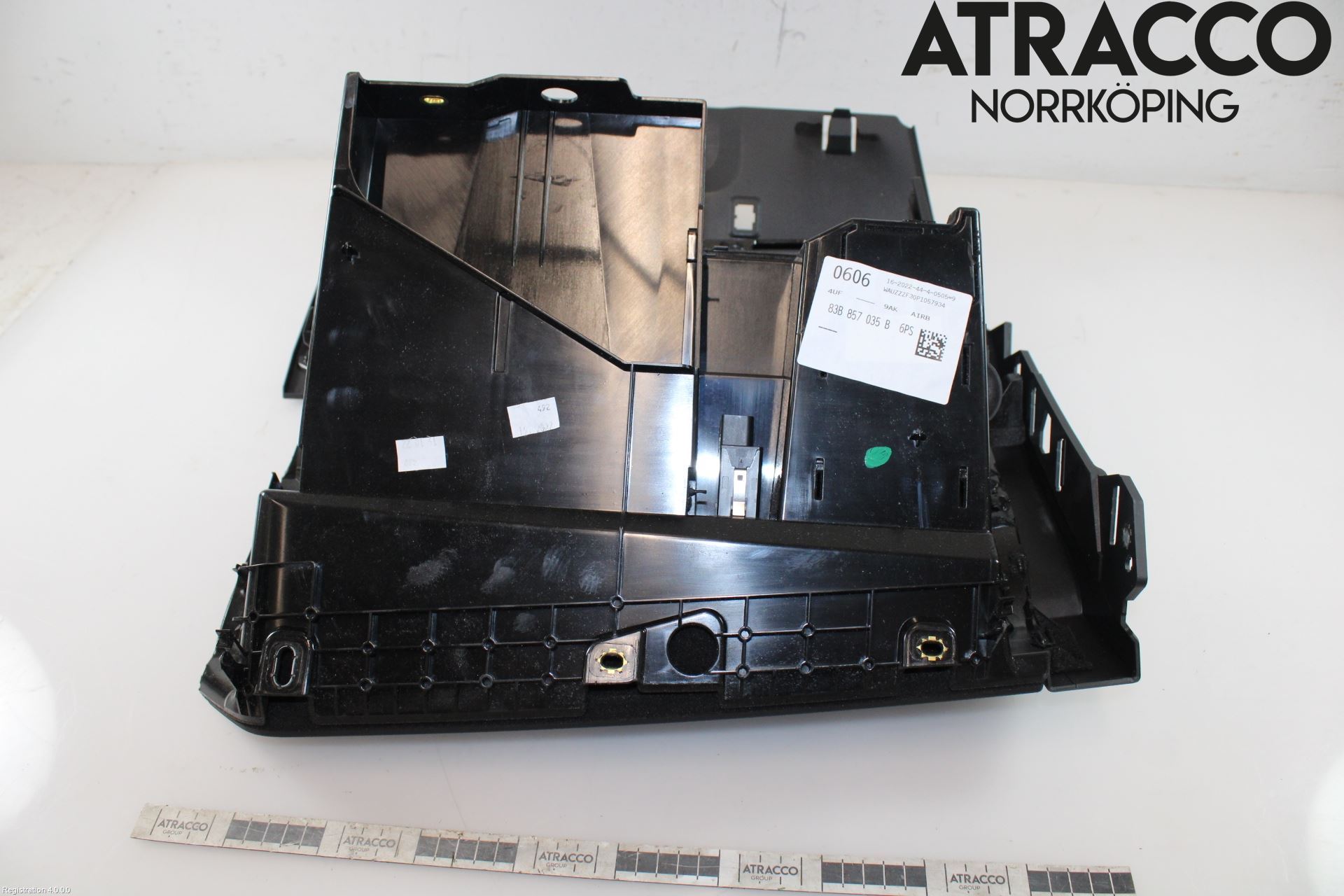 Audi Q3 F3 19- Handskfack