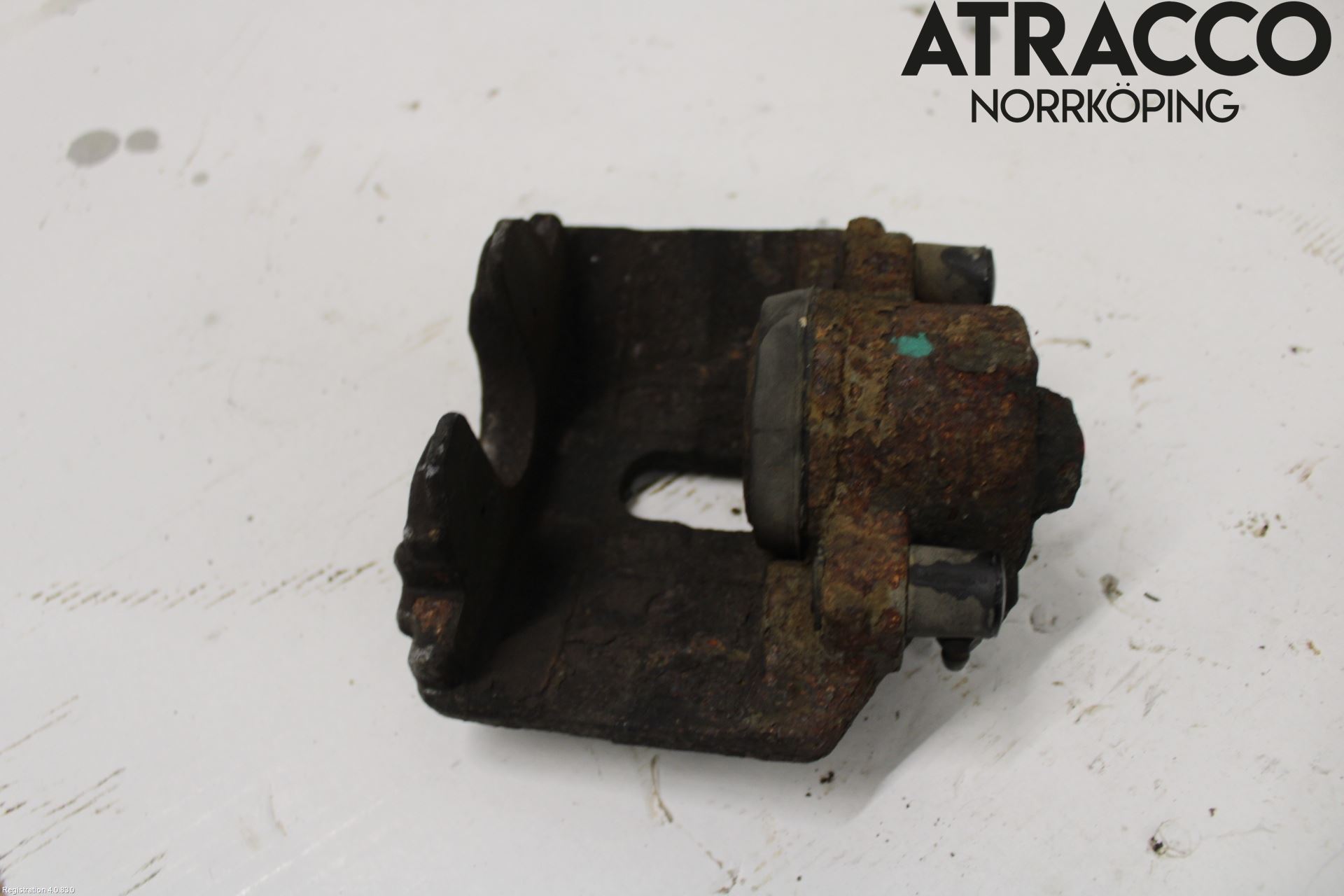 Volkswagen VW PASSAT 11-14 Bromsok Fram Höger