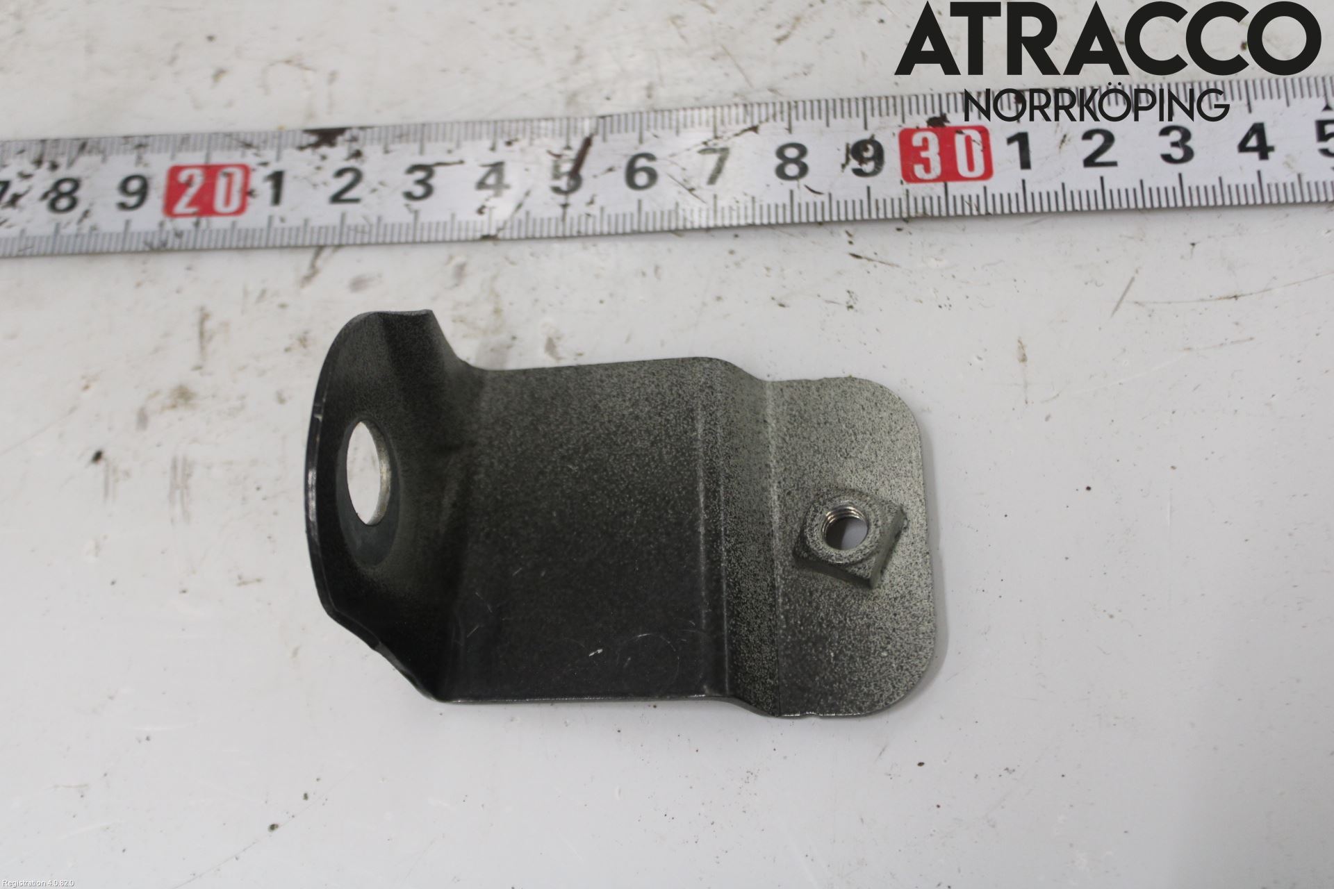 Audi A1/S1 11-18 Skärmfäste Fram Vä