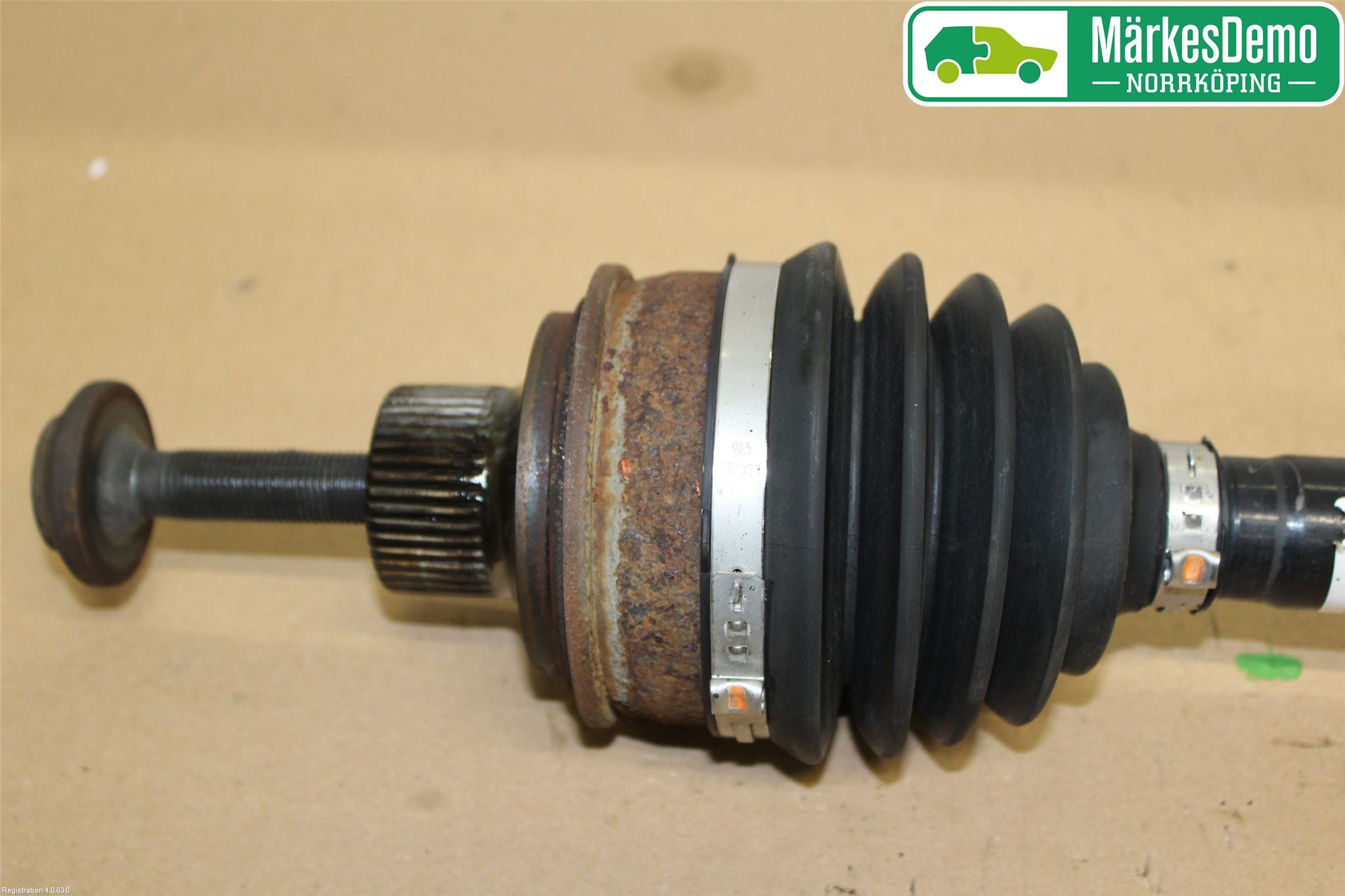 Audi A4/S4 B9 16-19 Drivaxel Fram Vänster
