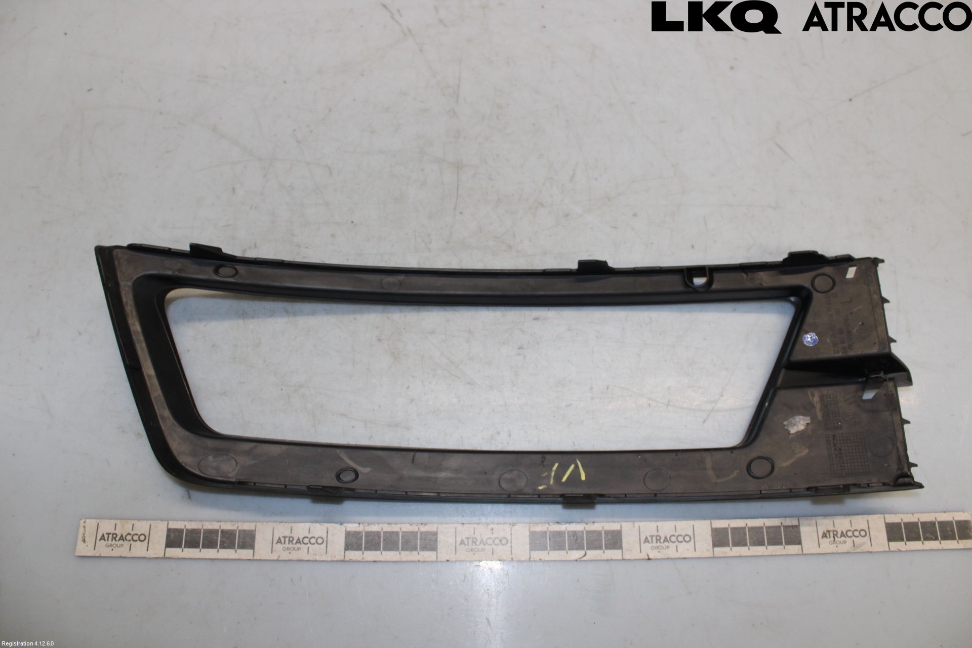 Skoda RAPID Dimljussarg Fram