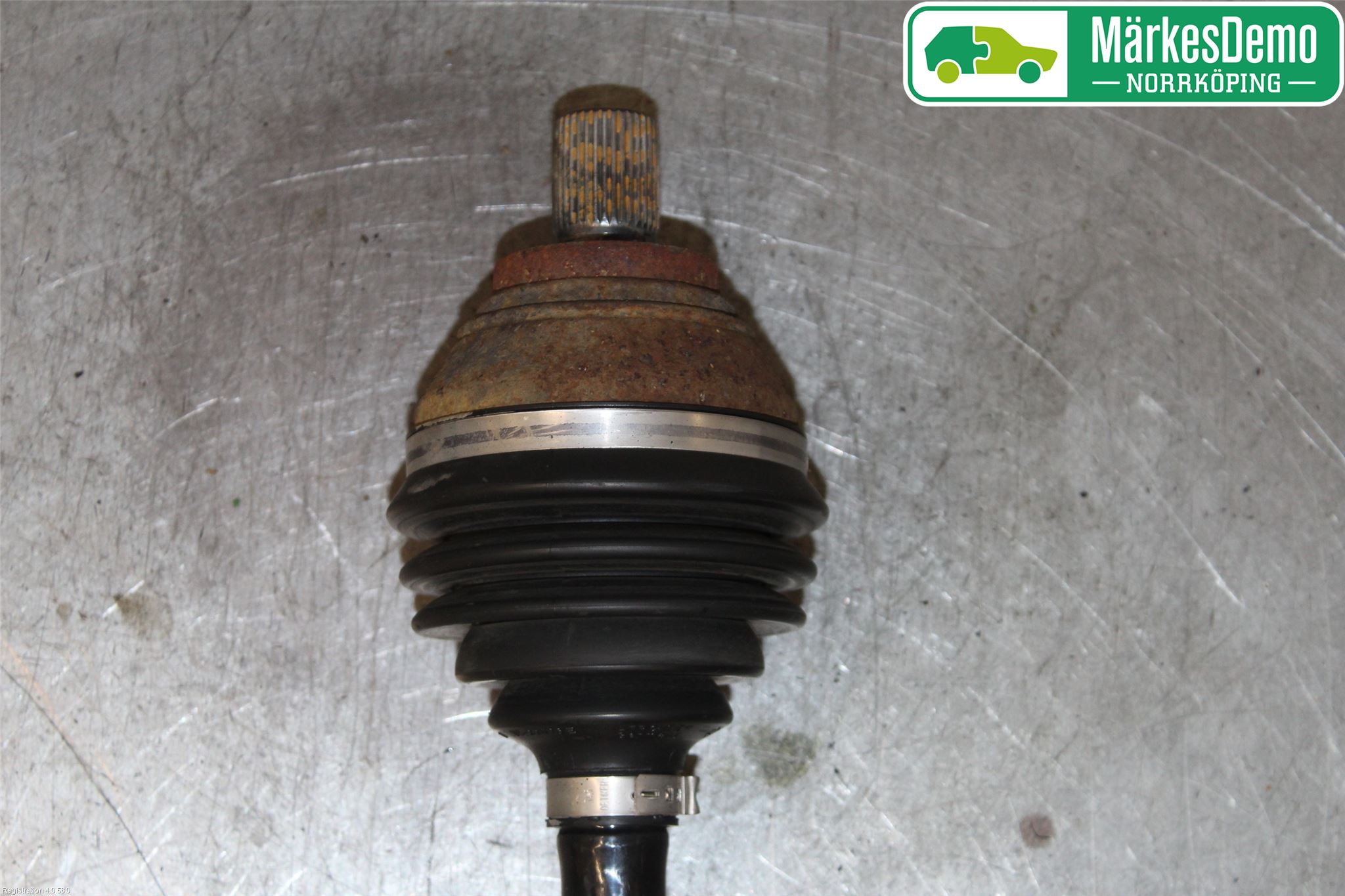 Volkswagen VW PASSAT 11-14 Drivaxel Fram Höger