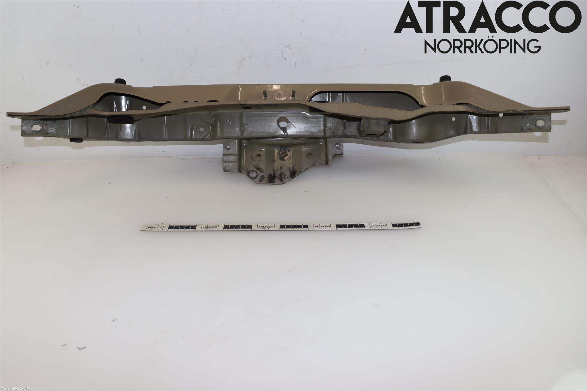 Nissan NOTE E11 06-14 Front Huvlåsplåt-Balk