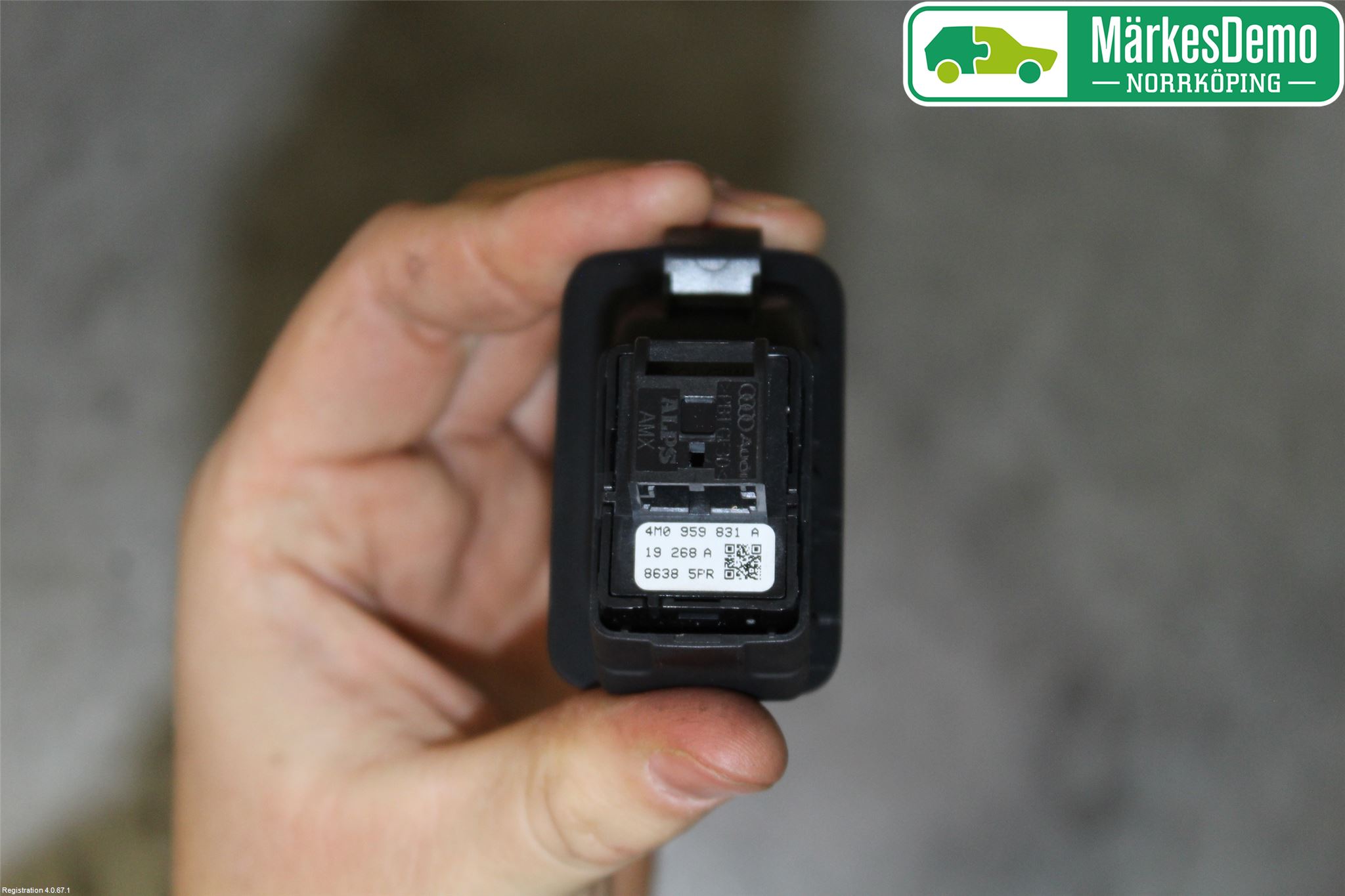 Audi A4/S4 B9 20- Strömställare Baklucka