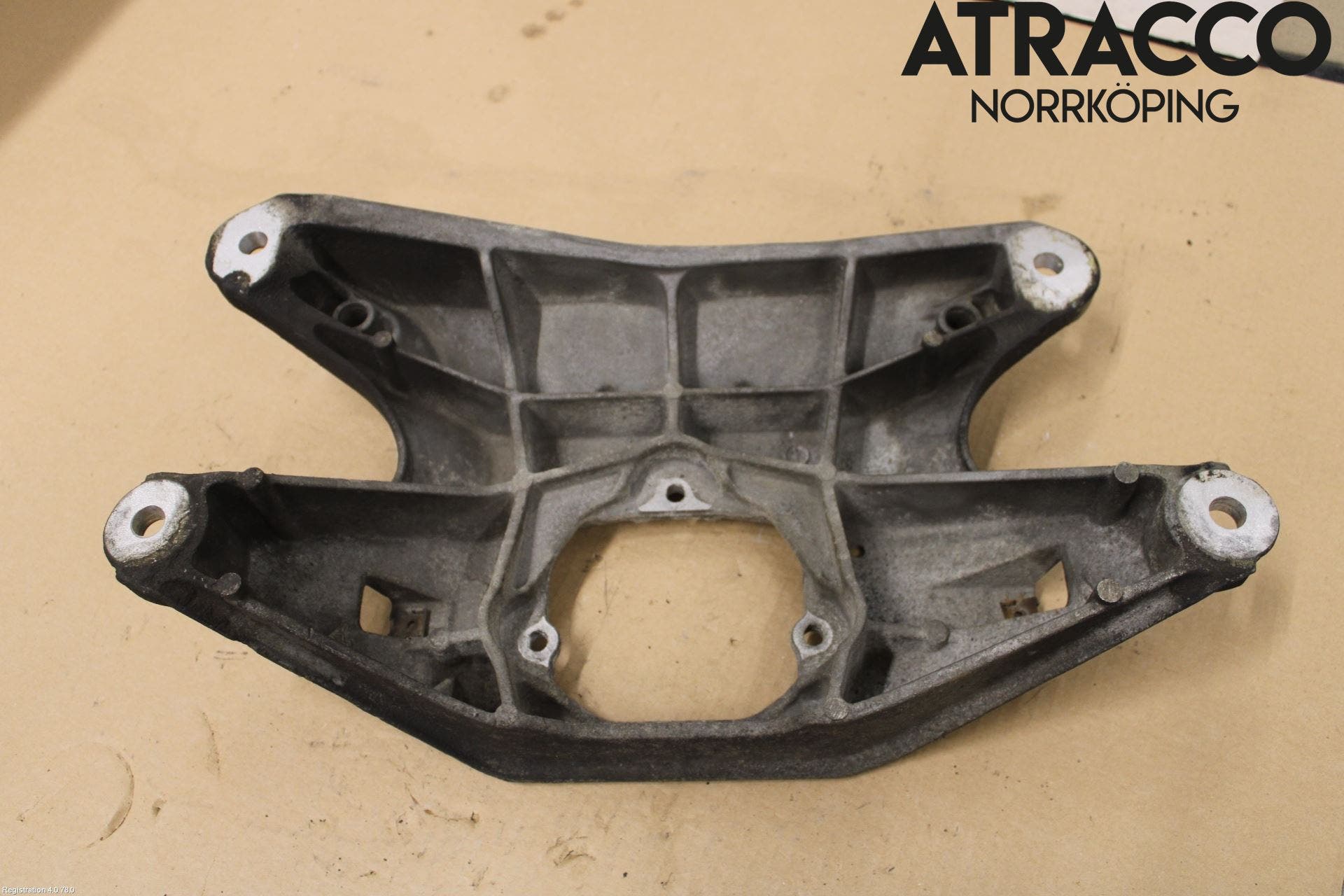 Audi A5 07-16 Växellådsbalk