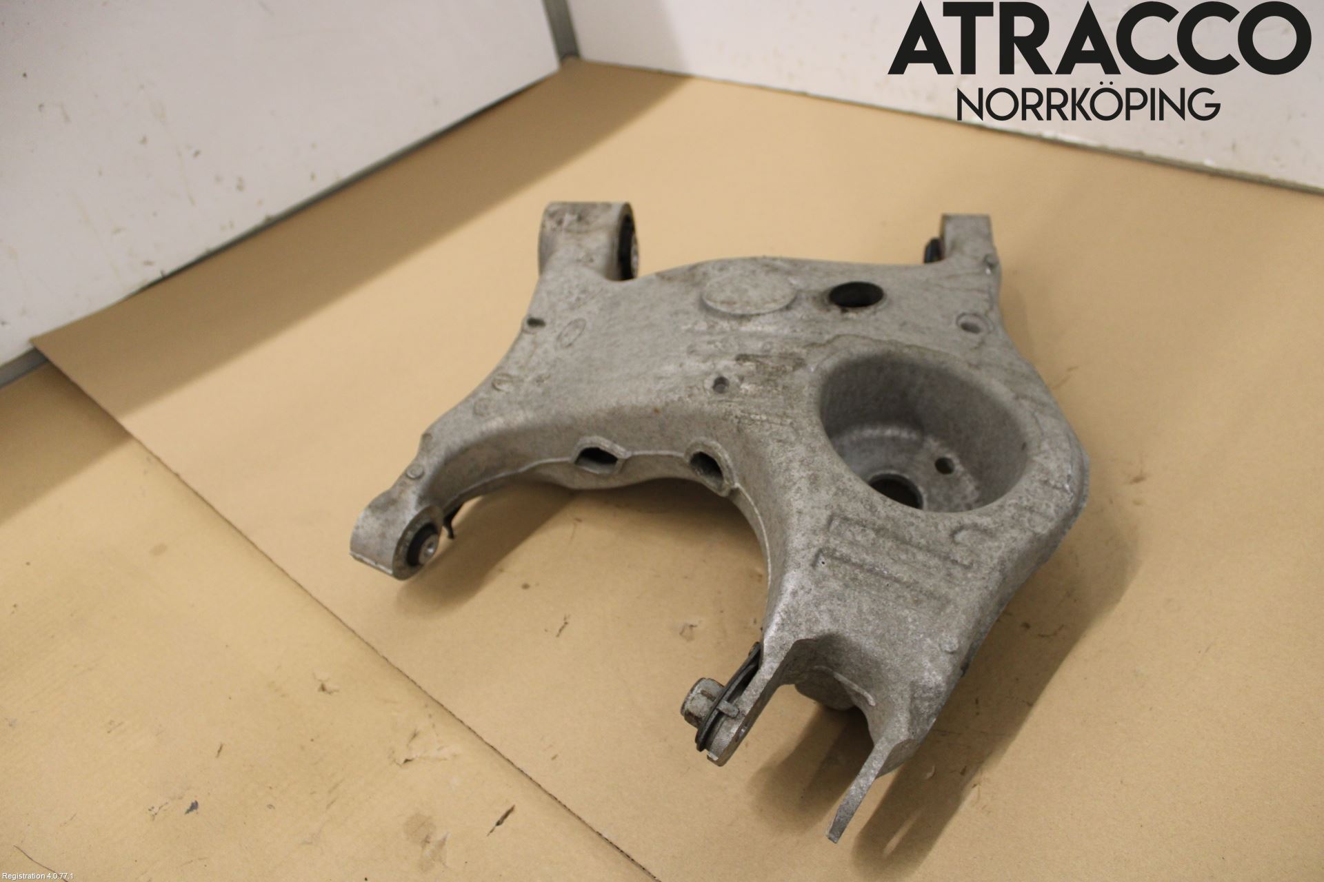 Jaguar F-PACE Bärarm Bak Höger