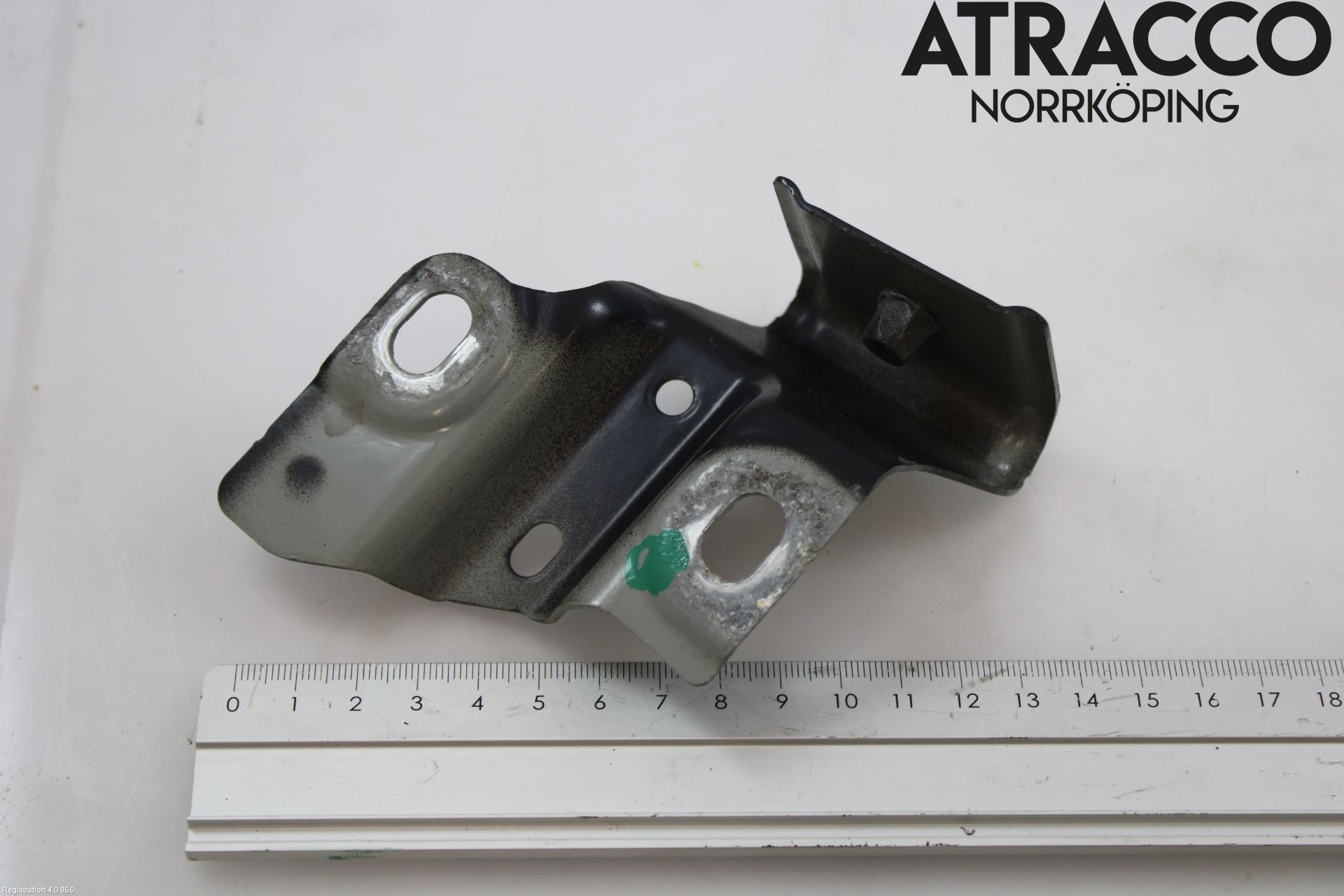 Seat TARRACO 19- Skärmfäste Fram Hö