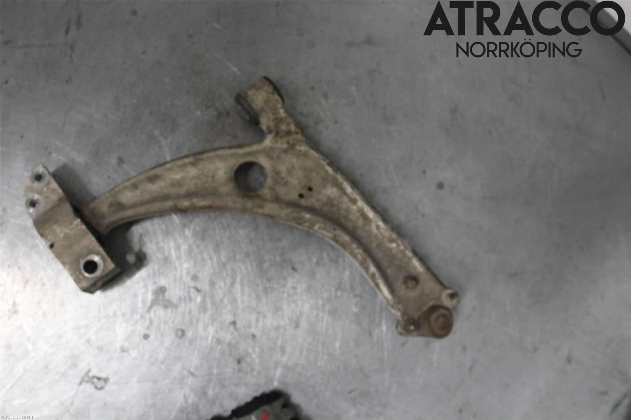 Volkswagen VW PASSAT 05-11 Bärarm Fram Undre Vä