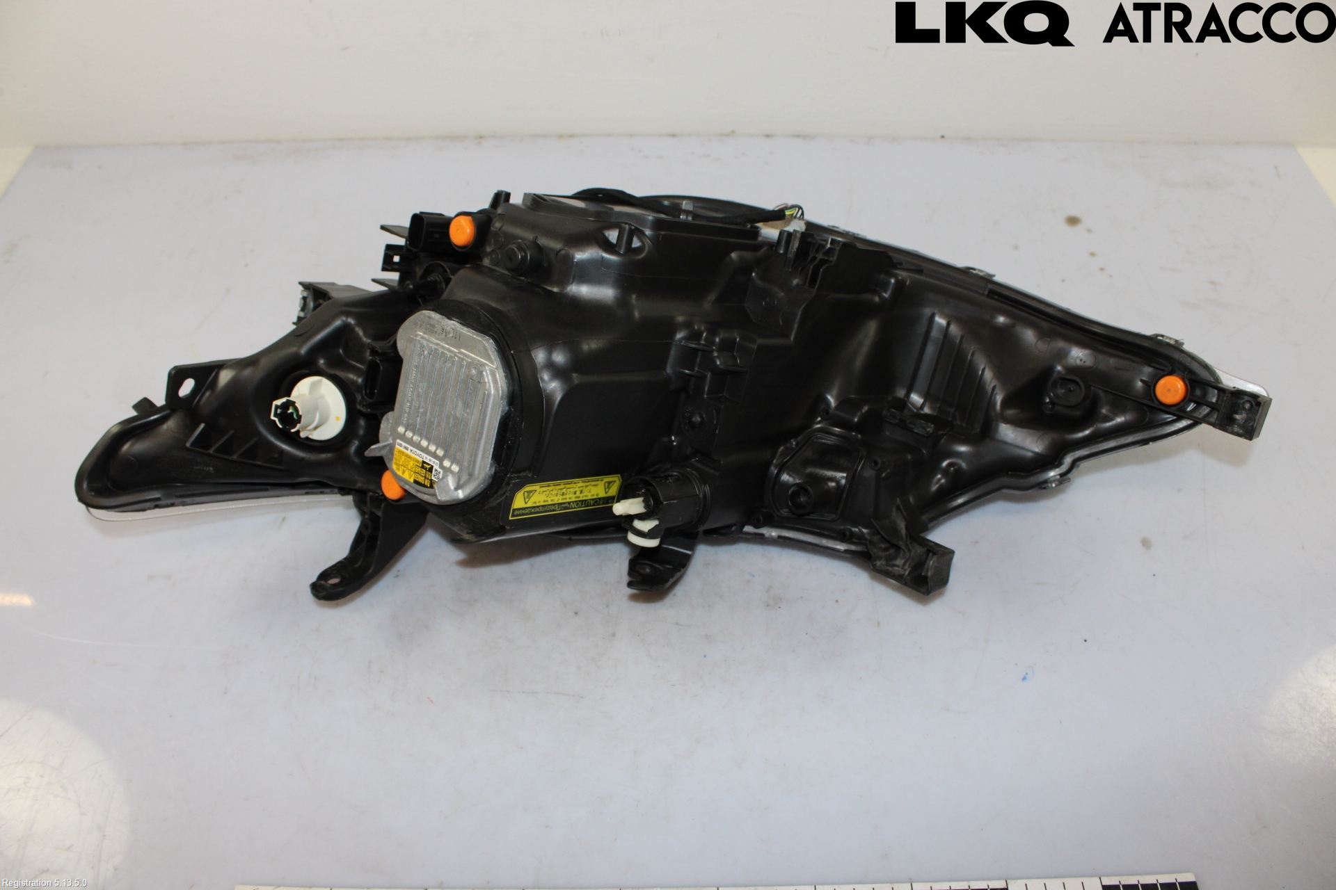 Toyota AURIS 13-19 Strålkastare Höger