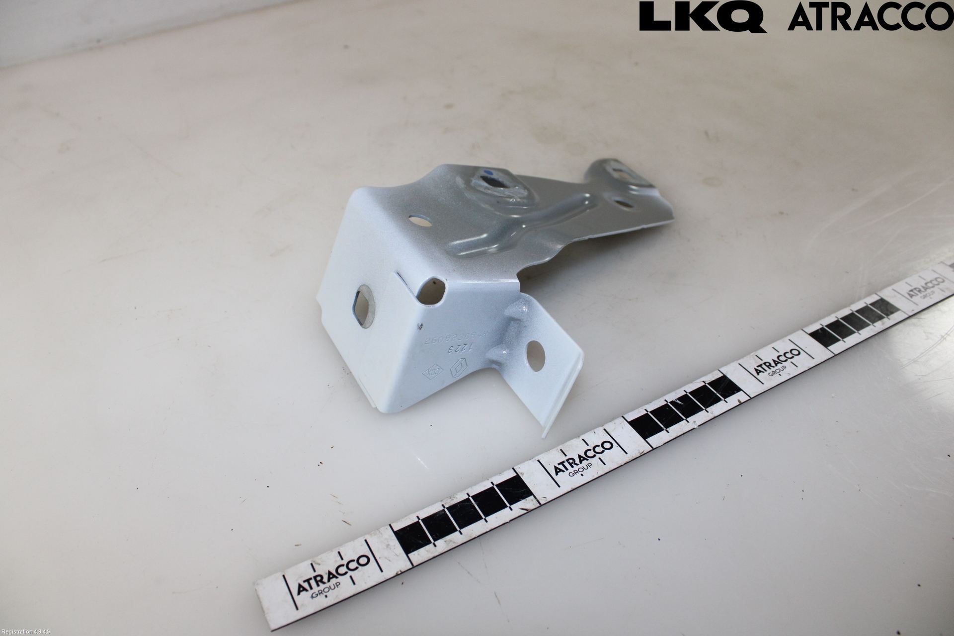 Renault EXPRESS 21- Skärmfäste Fram Vä