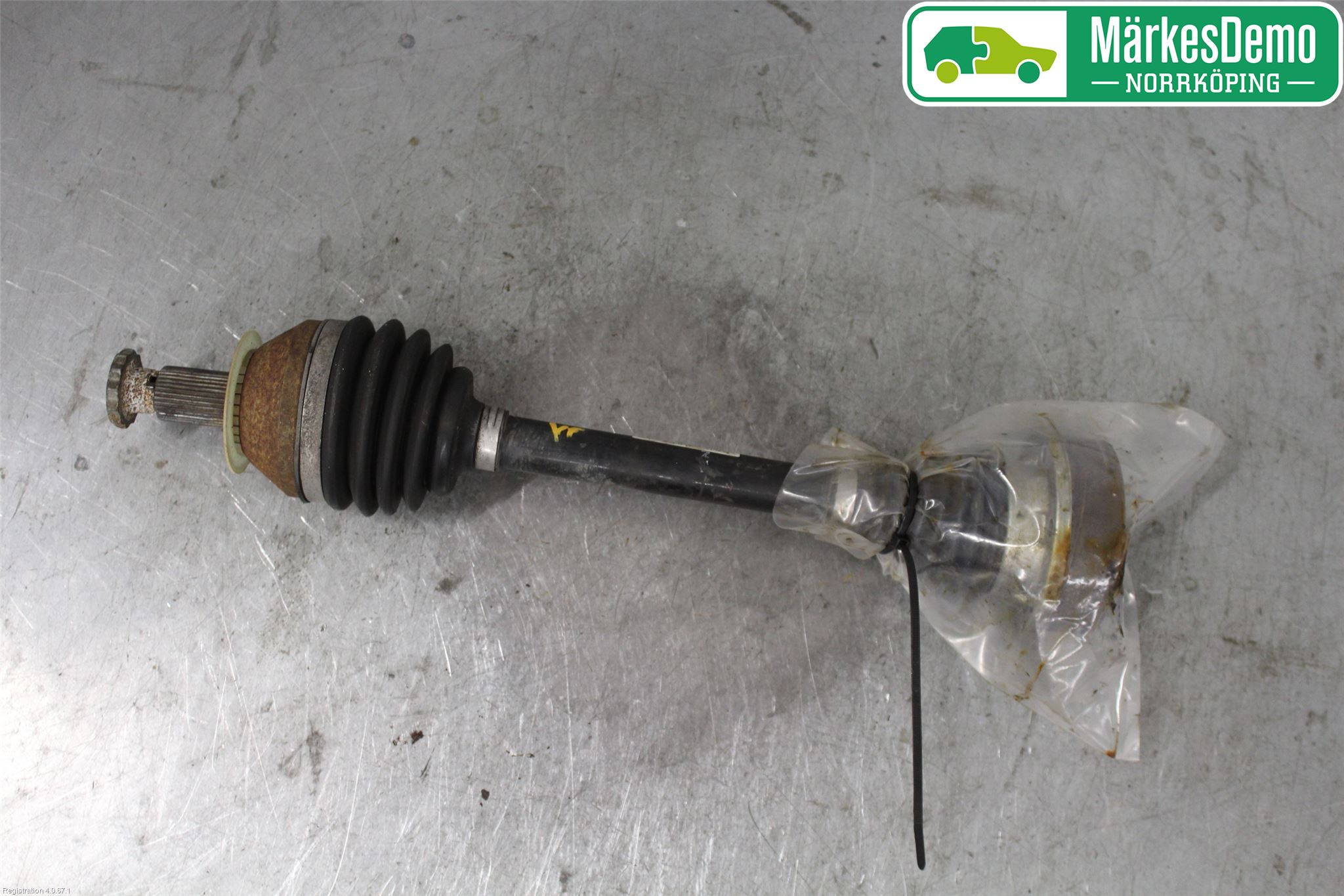 Volkswagen VW POLO 10-17 Drivaxel Fram Vänster