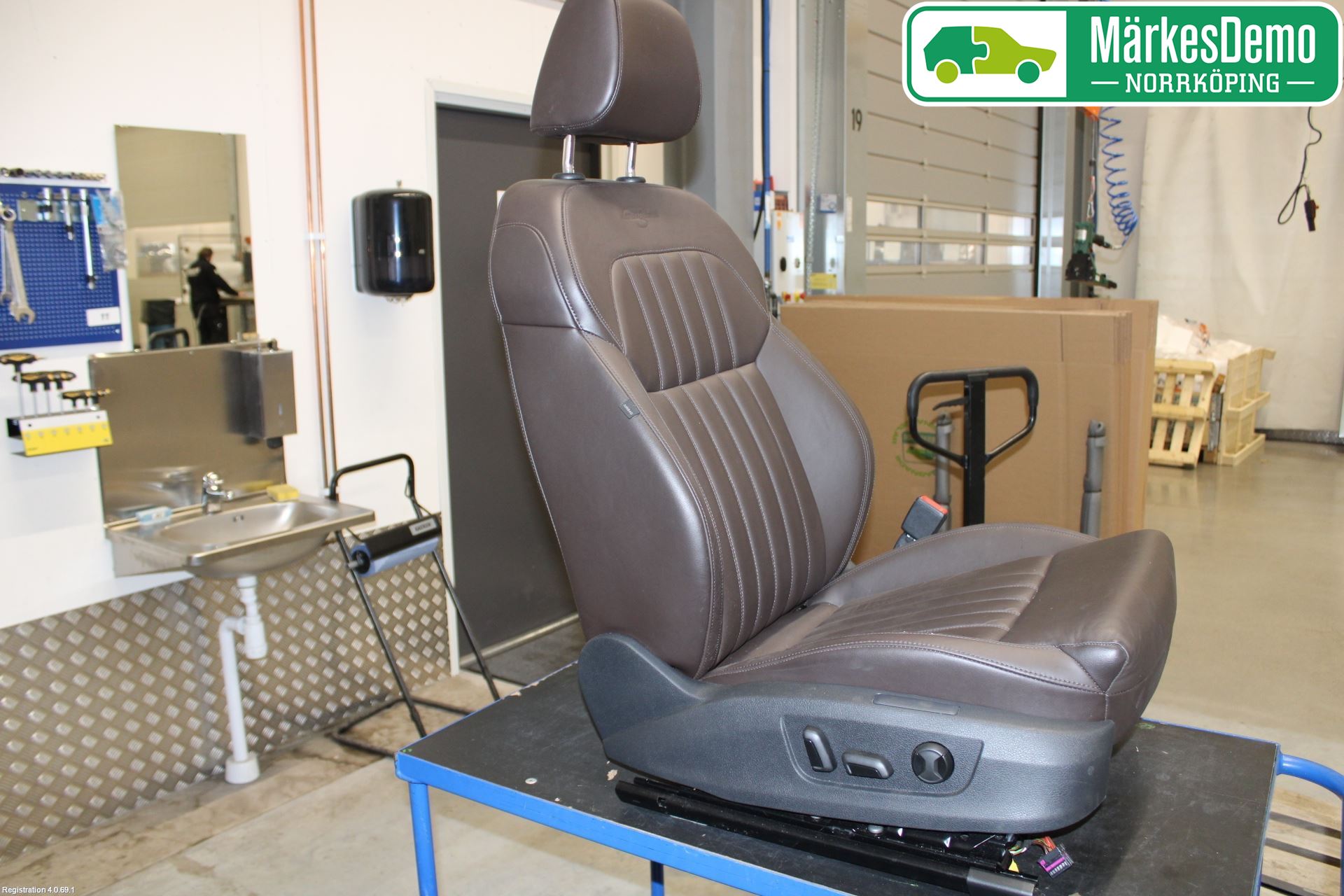 Skoda SUPERB 16-24 Inredning Stol Fram Hö
