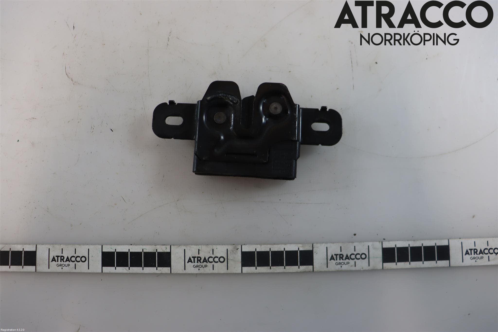 Volvo V70 08-13 Huvlås