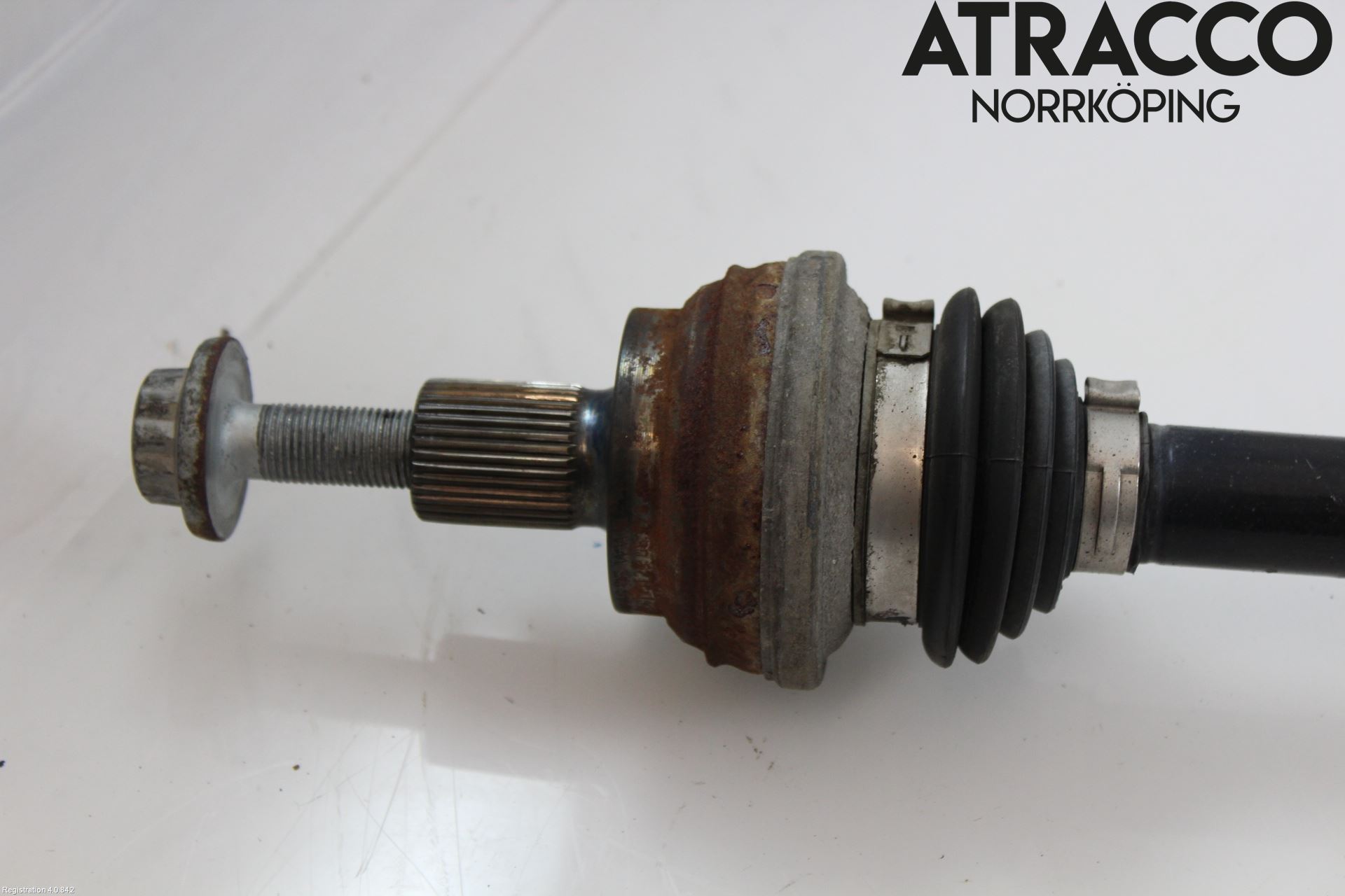 Volkswagen VW TIGUAN 16-24 Drivaxel Bak Höger