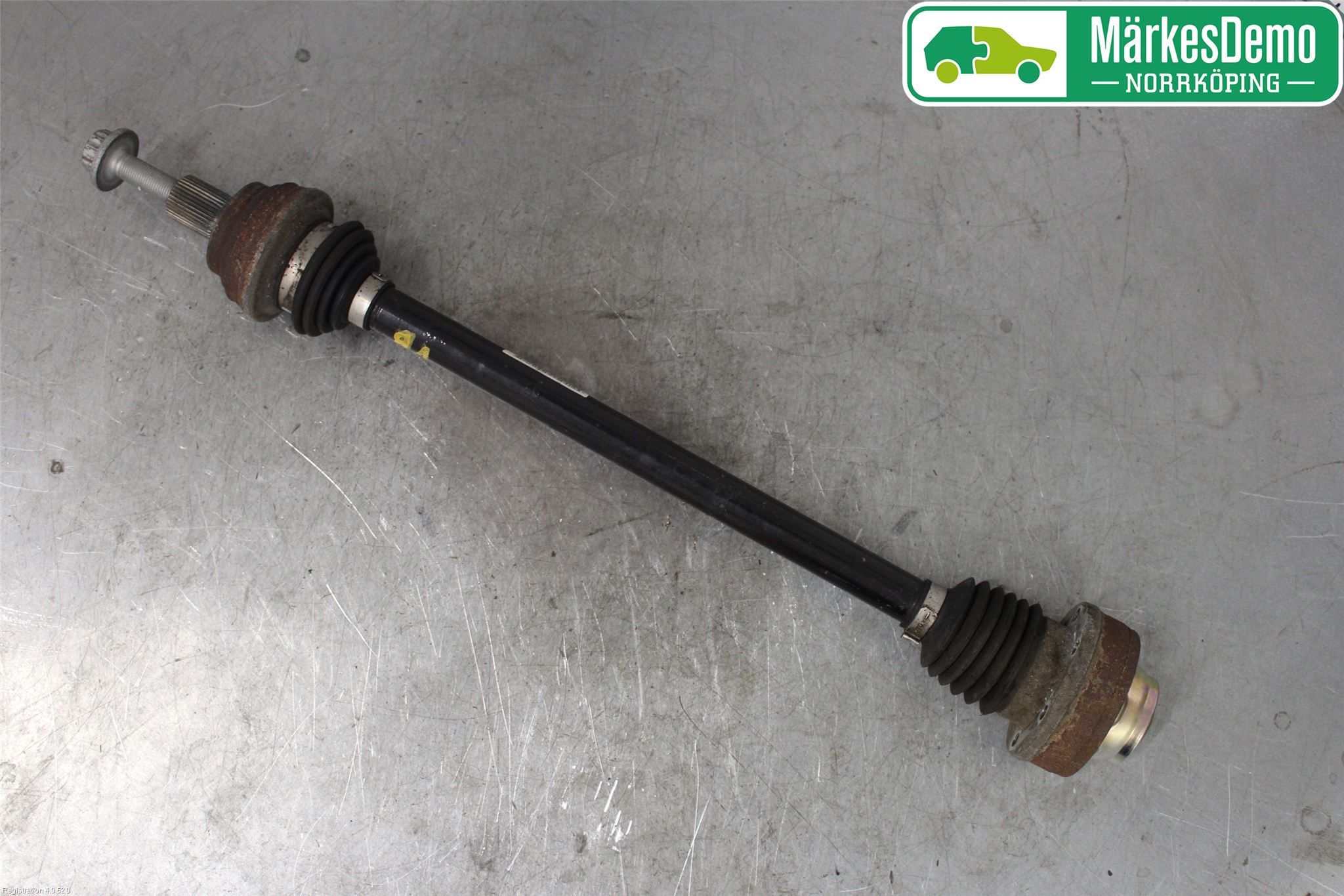 Skoda SUPERB 16-24 Drivaxel Bak Vänster